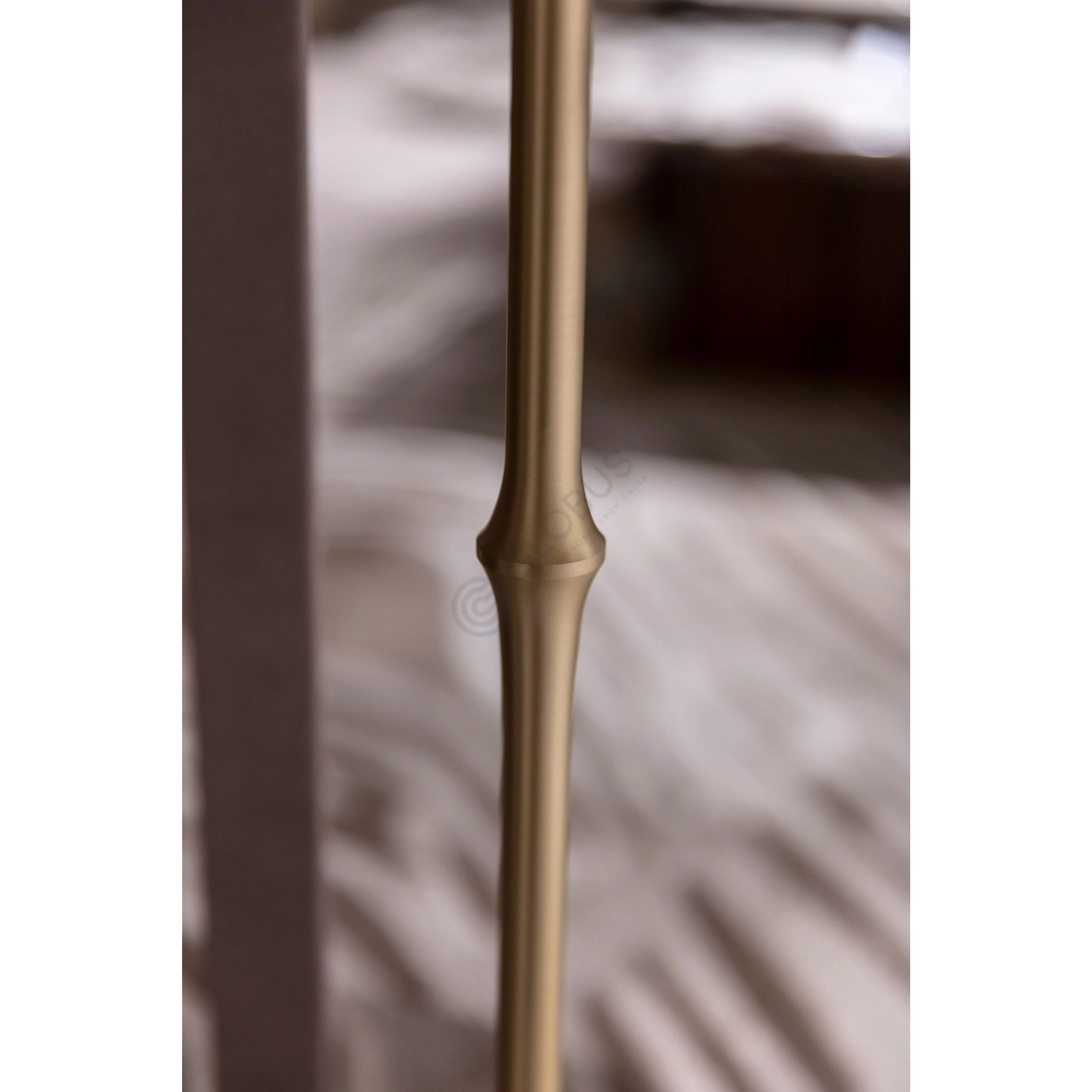 Угловой столик Rosaluna