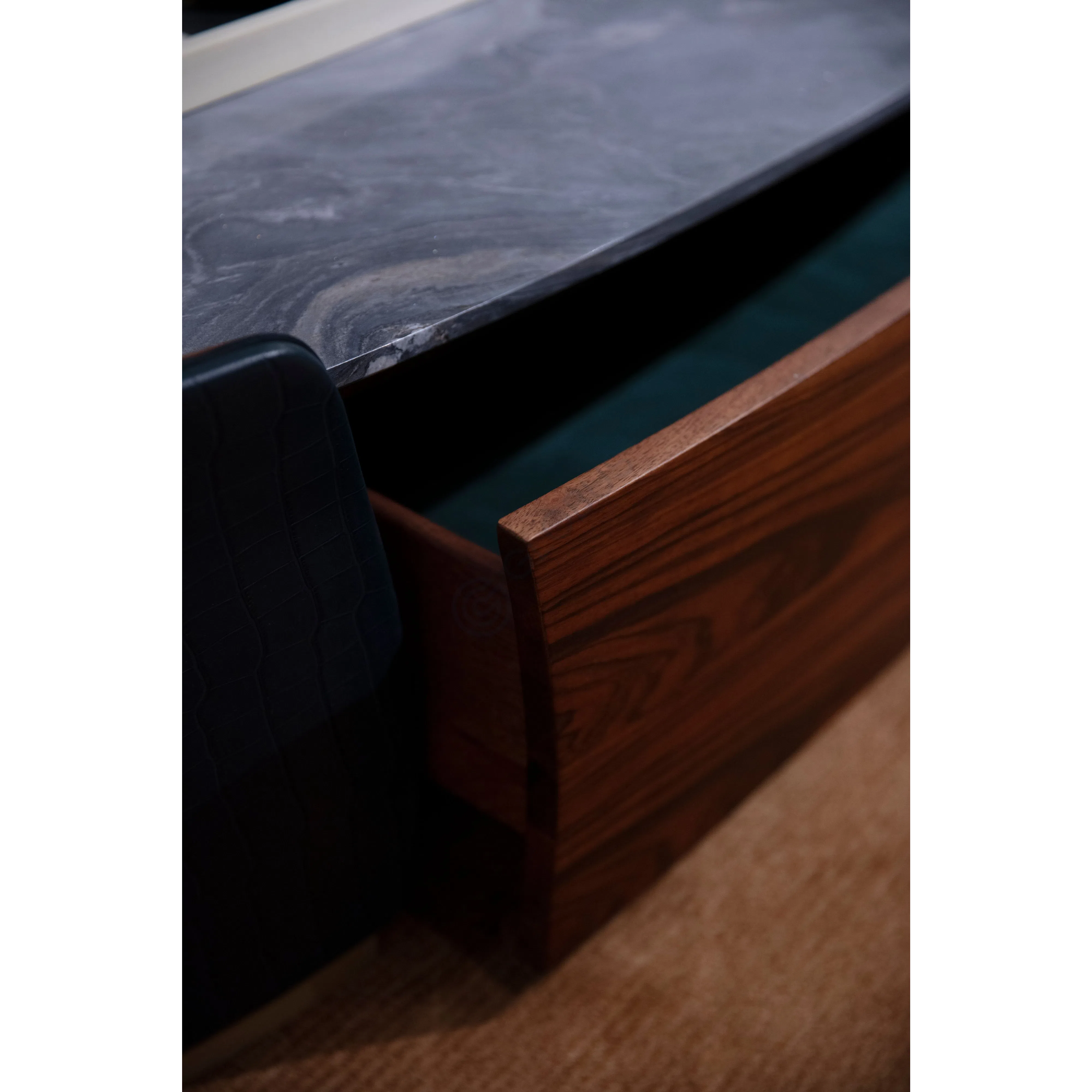 Журнальный столик Cladus