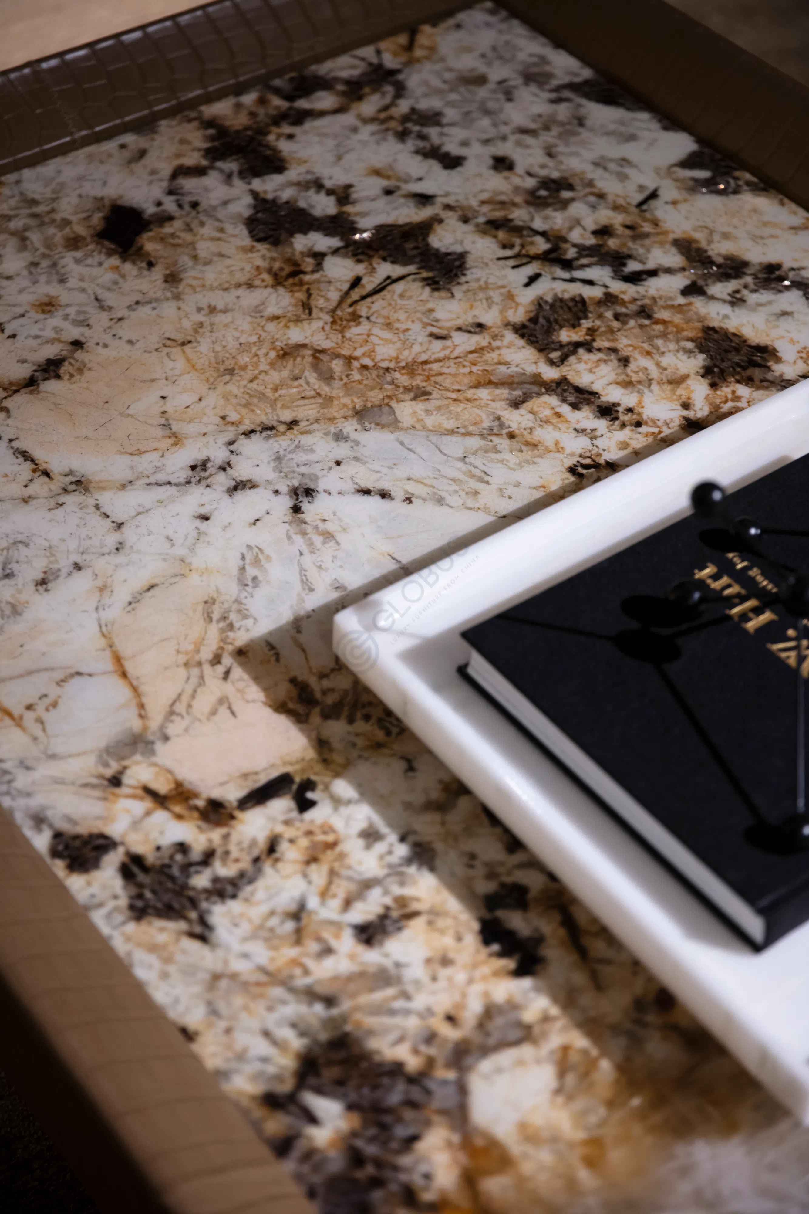 Журнальный столик Bucanica