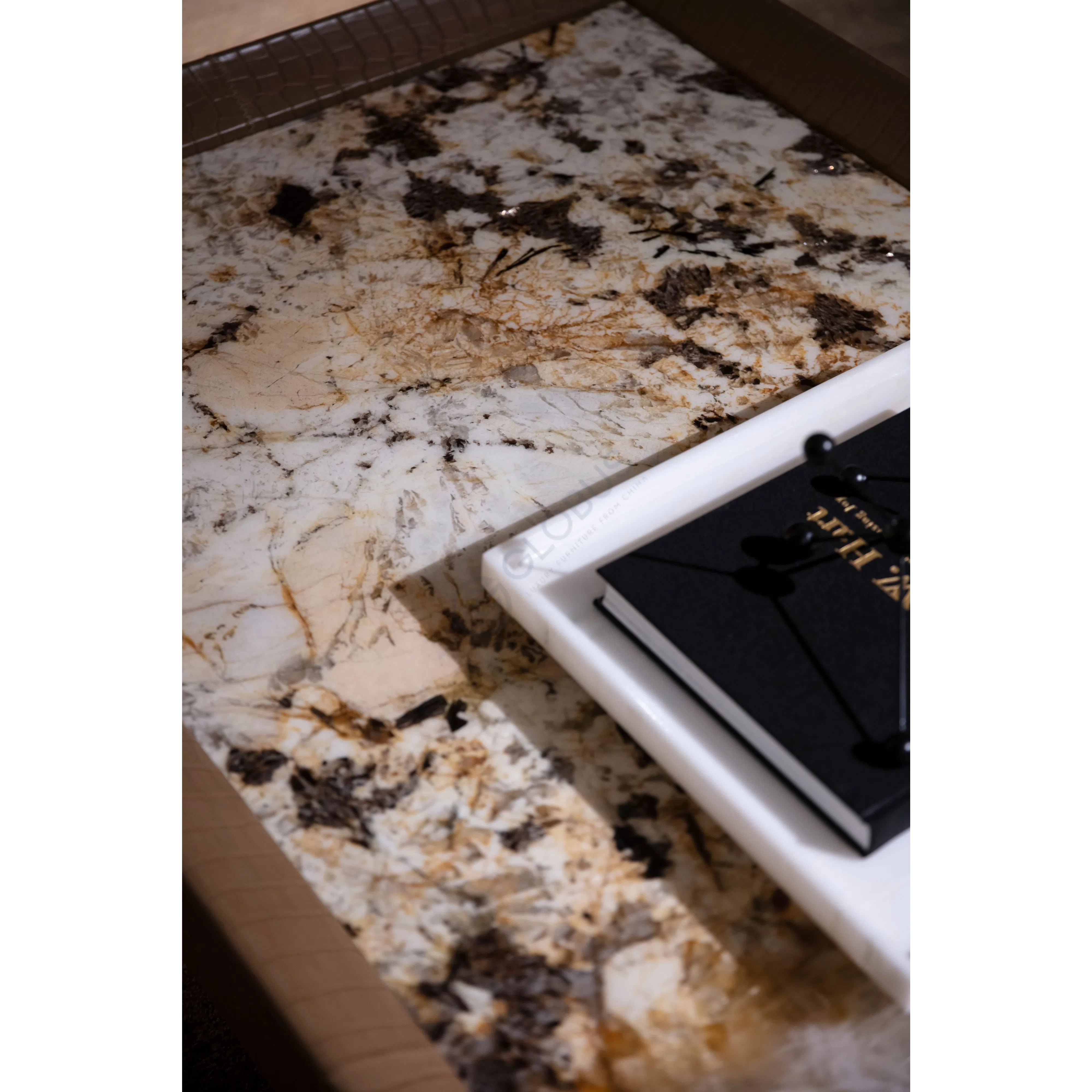 Журнальный столик Bucanica