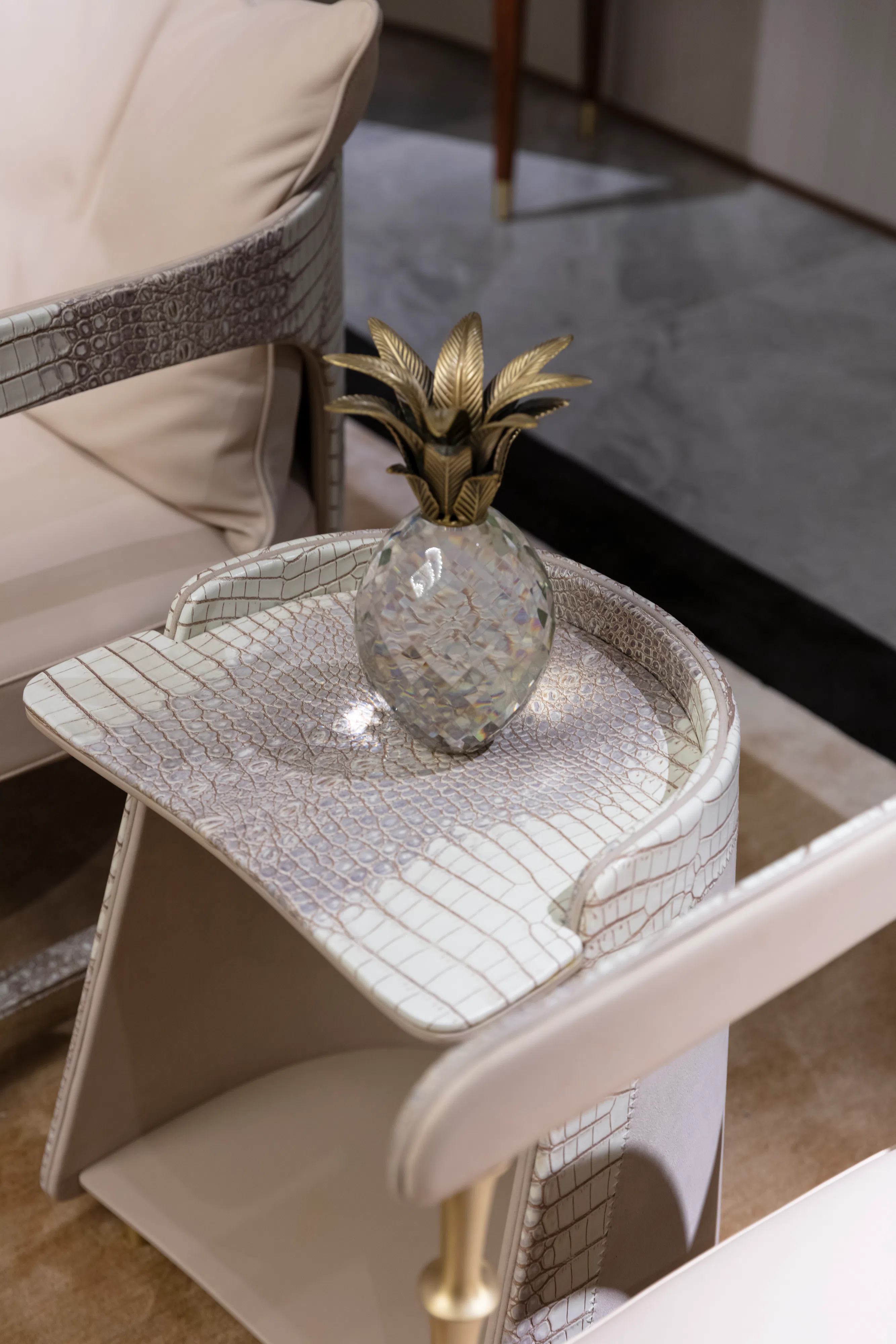 Угловой столик Bevilacqua