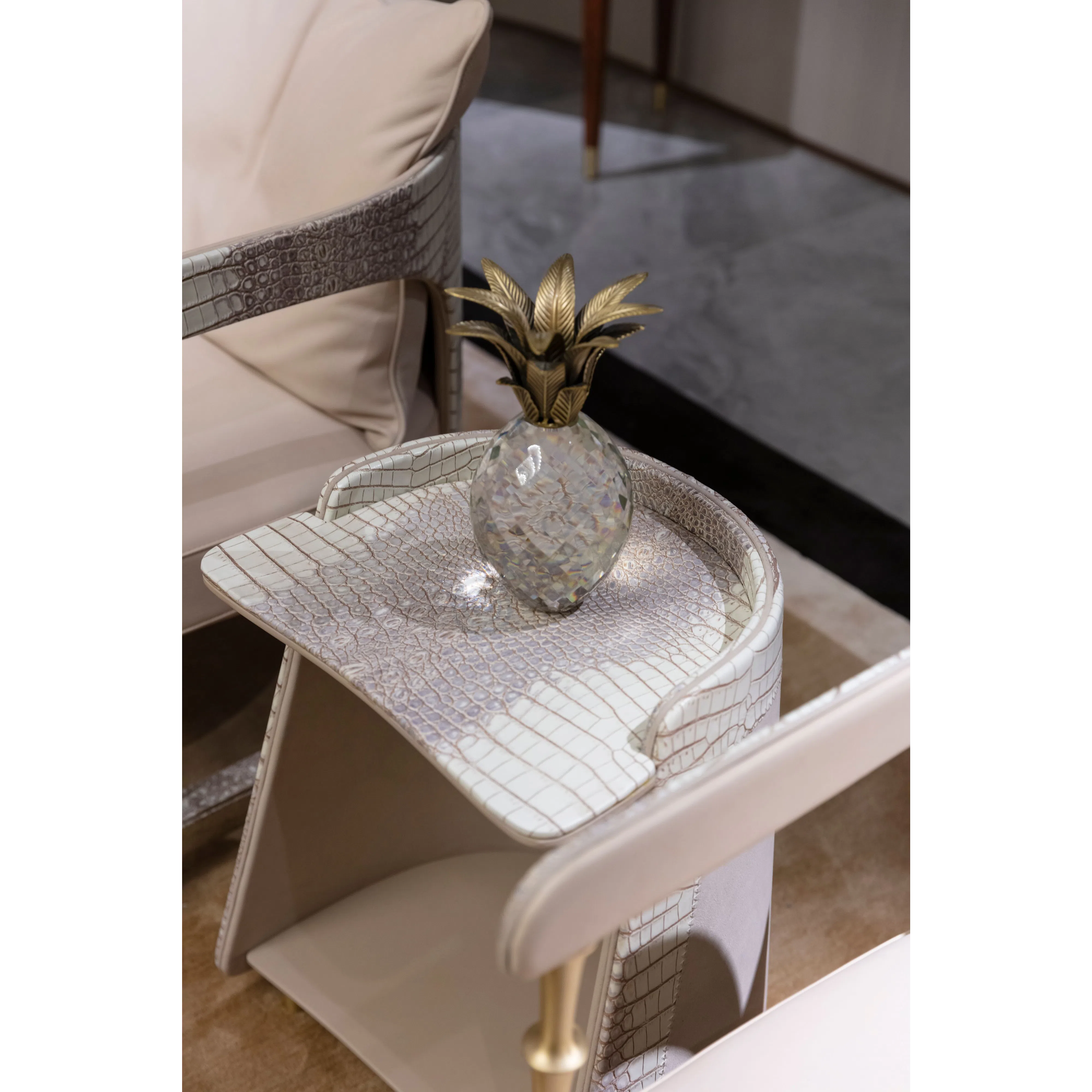 Угловой столик Bevilacqua