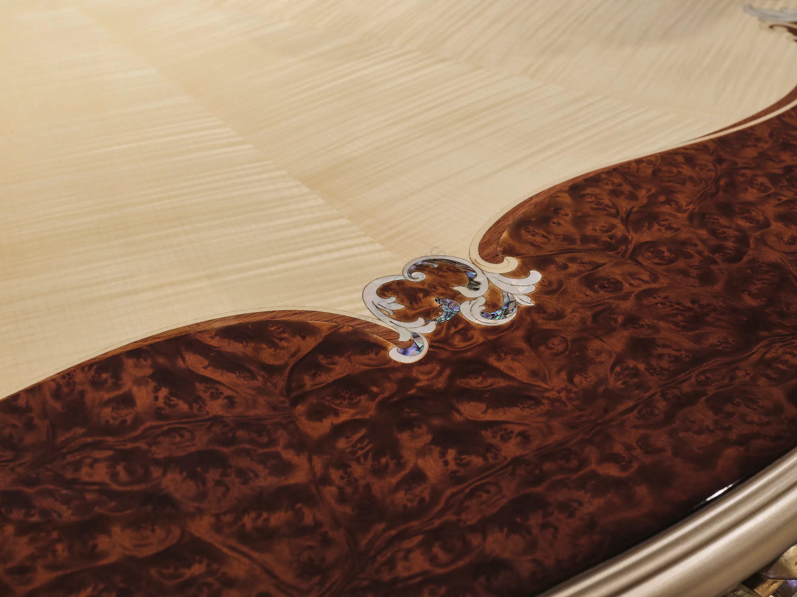 Обеденный стол Avante