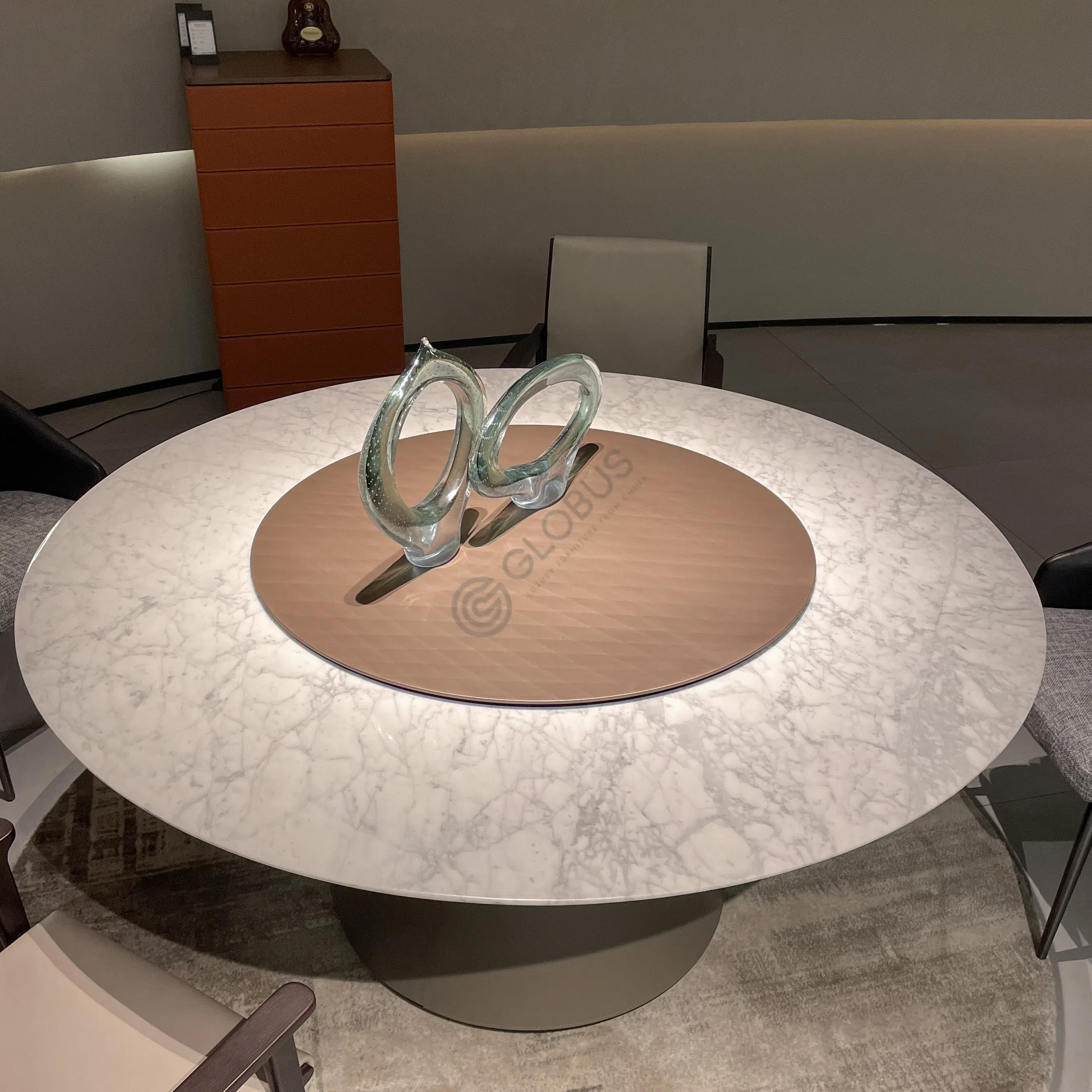 Обеденный стол Viorel