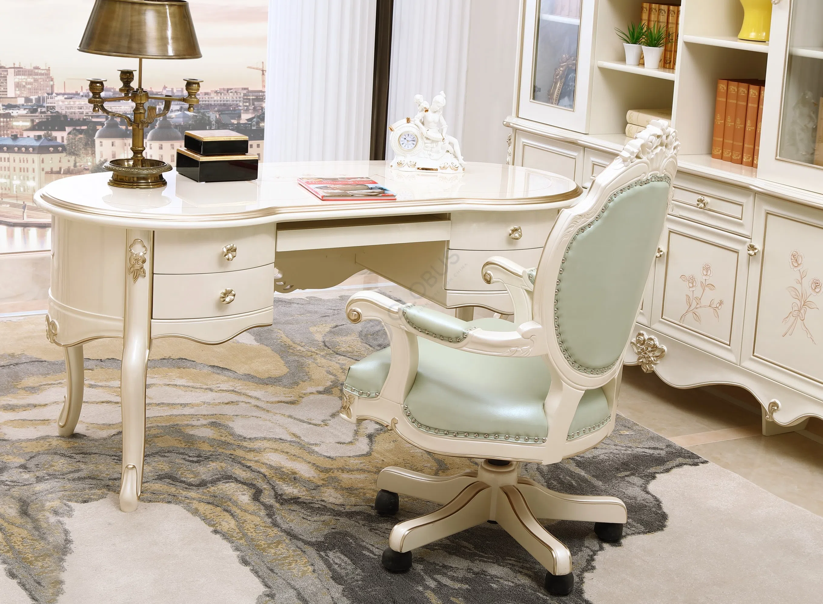 Стол для кабинета Vivacqua
