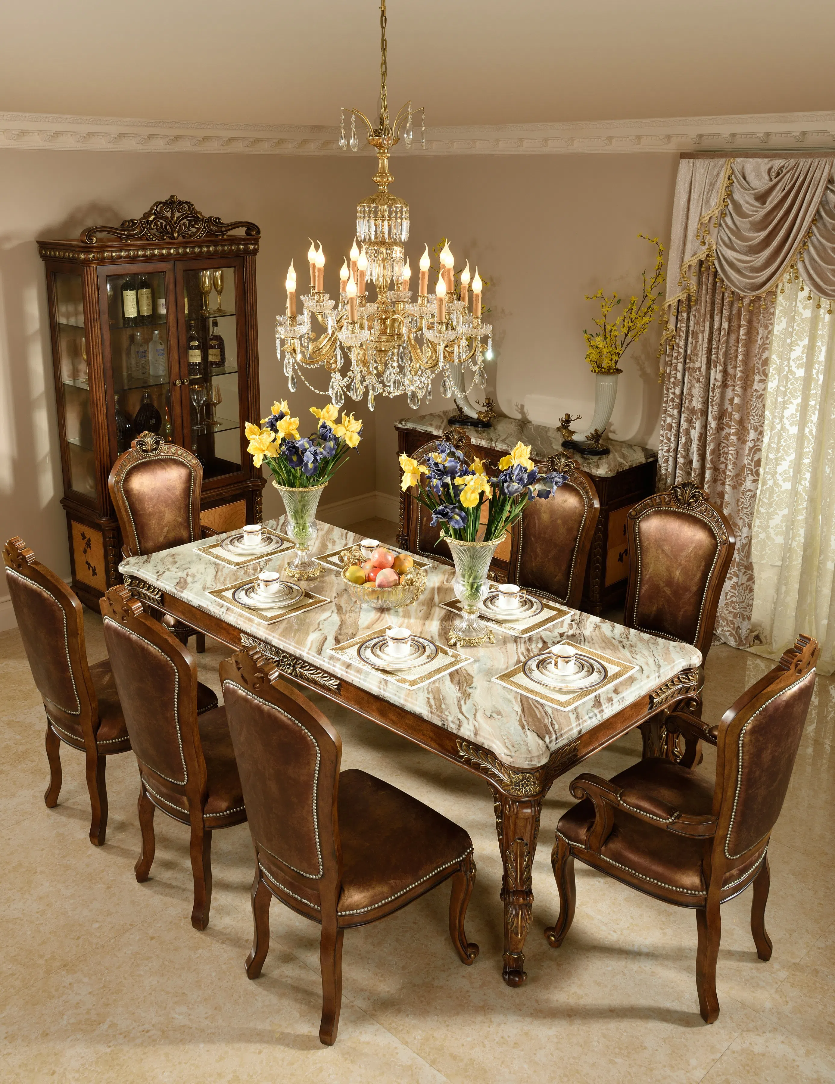 Обеденный стол Satrapa