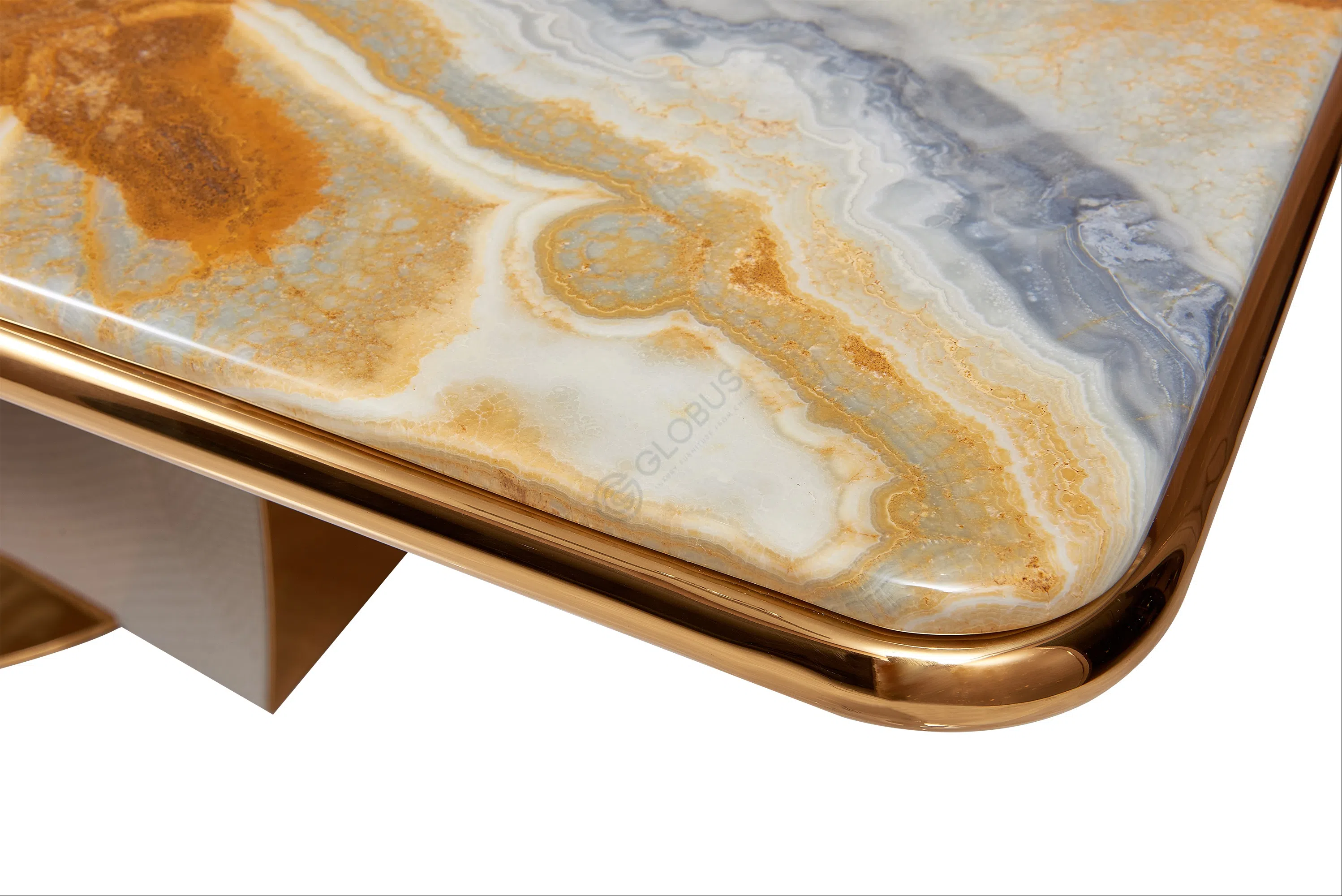 Обеденный стол Antigonus