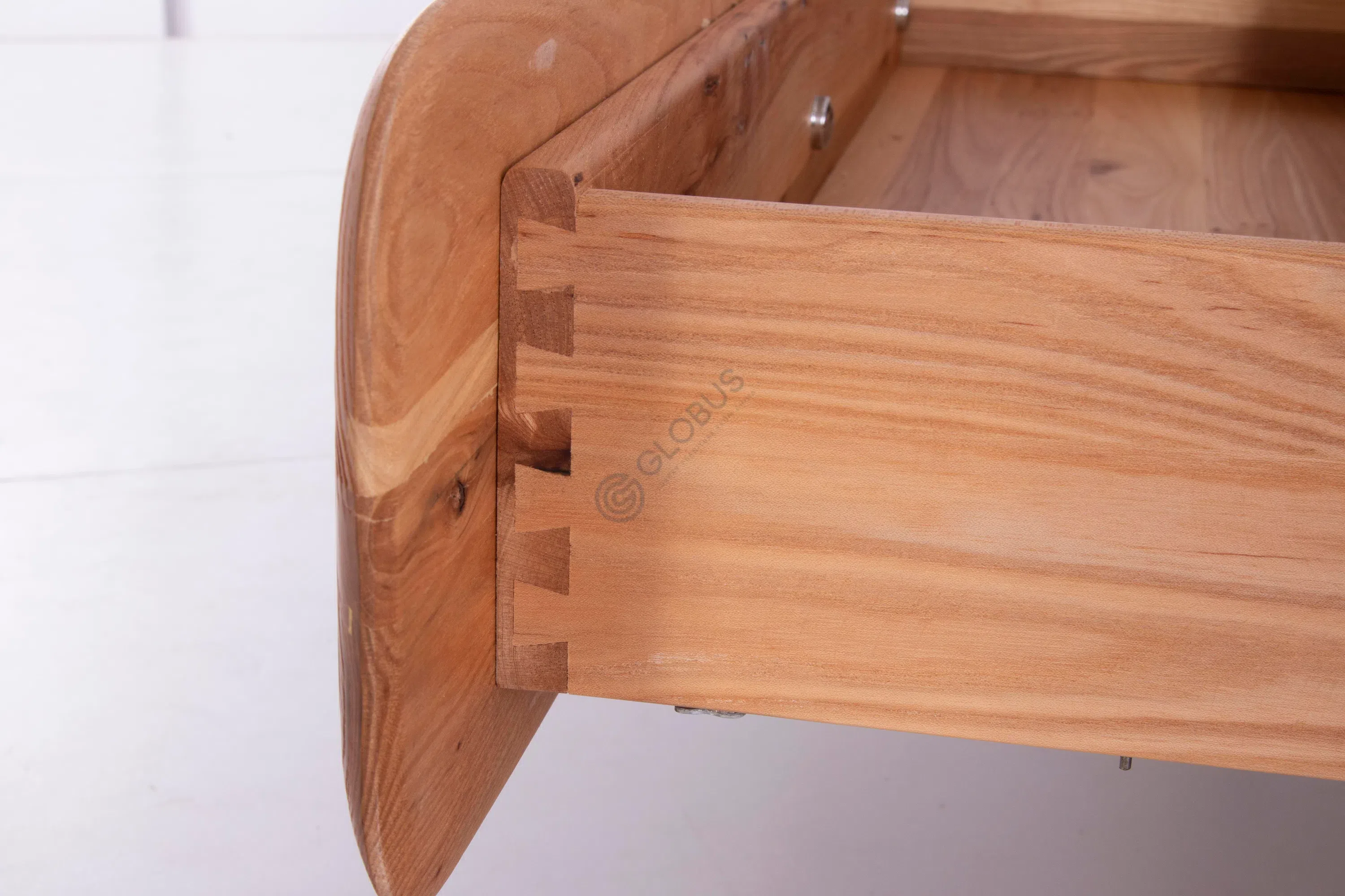 Журнальный столик Uwyn