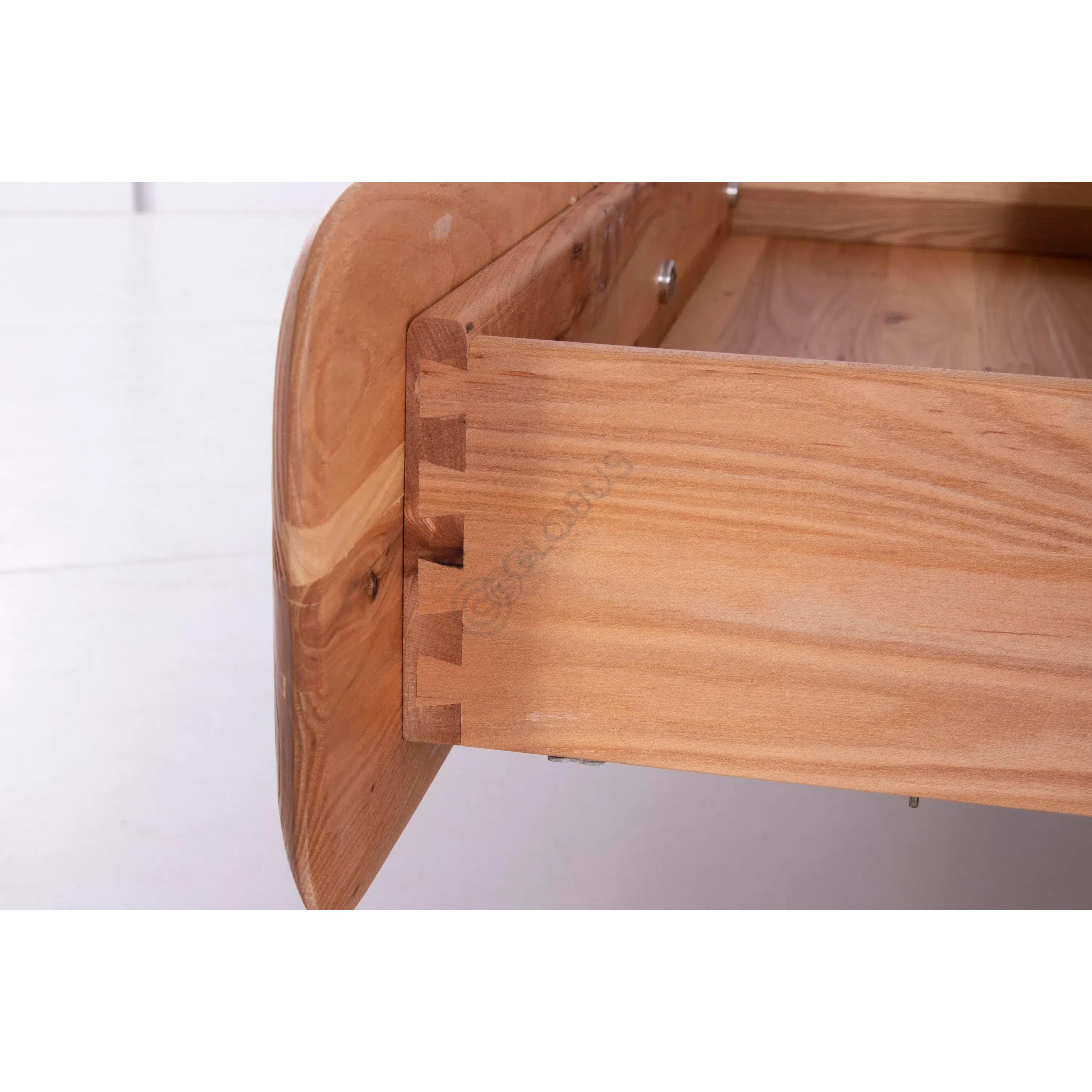 Журнальный столик Uwyn