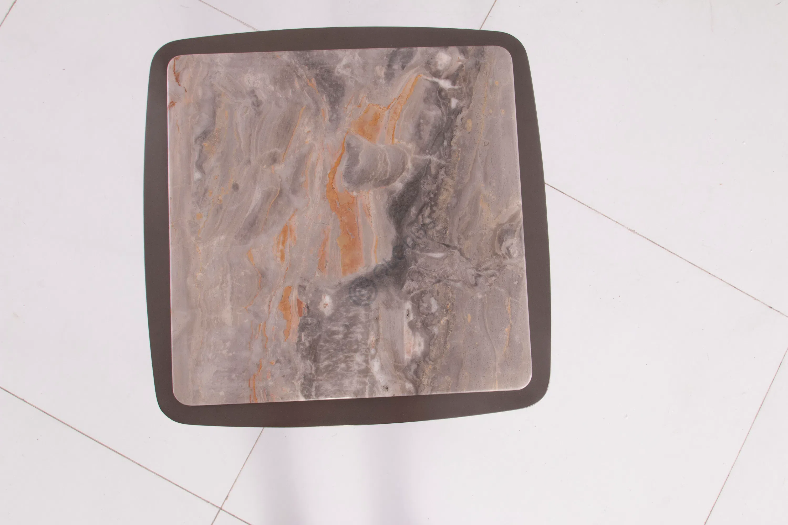 Угловой столик Gervasio