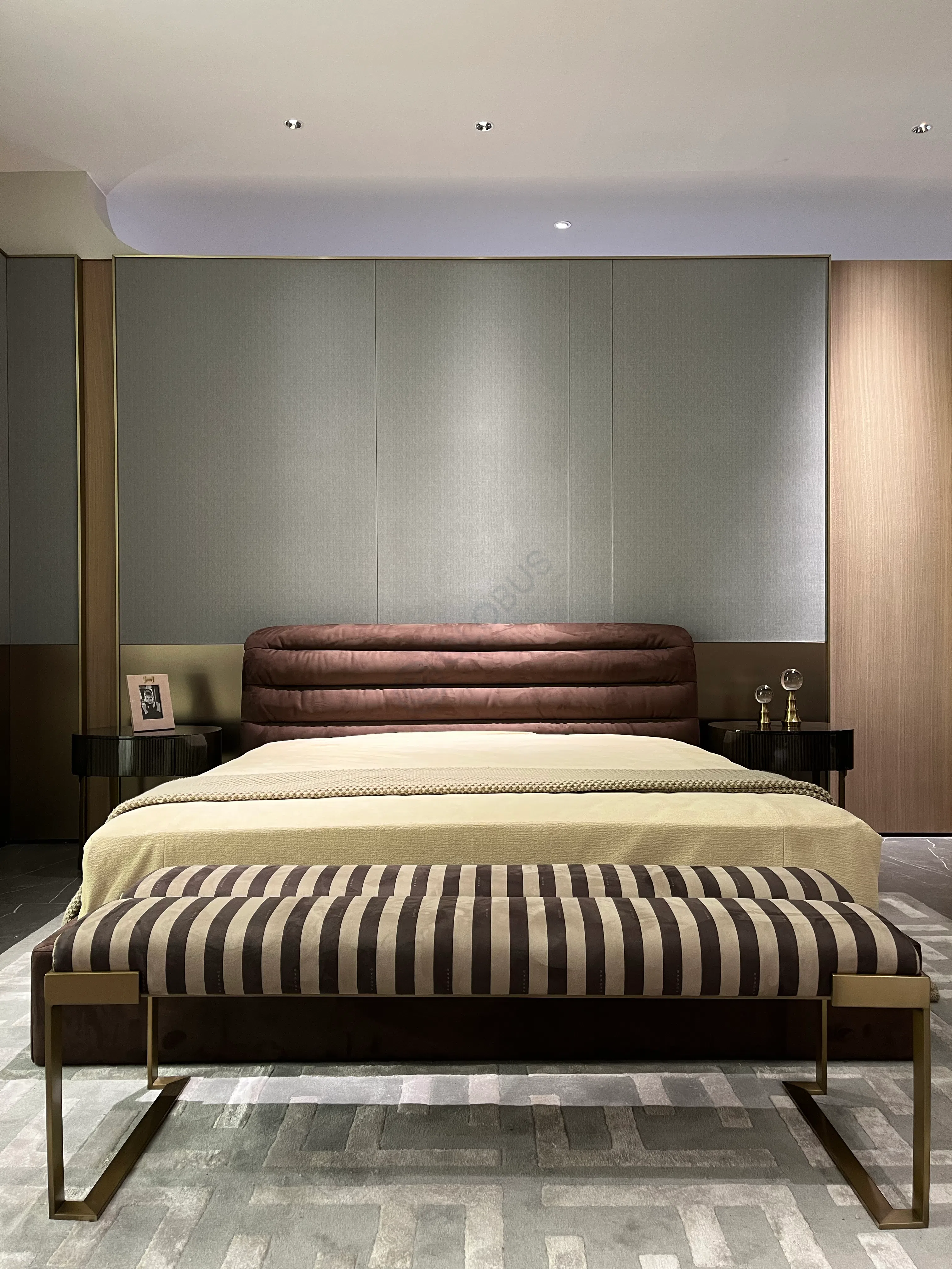 Банкетка FENDI Aura