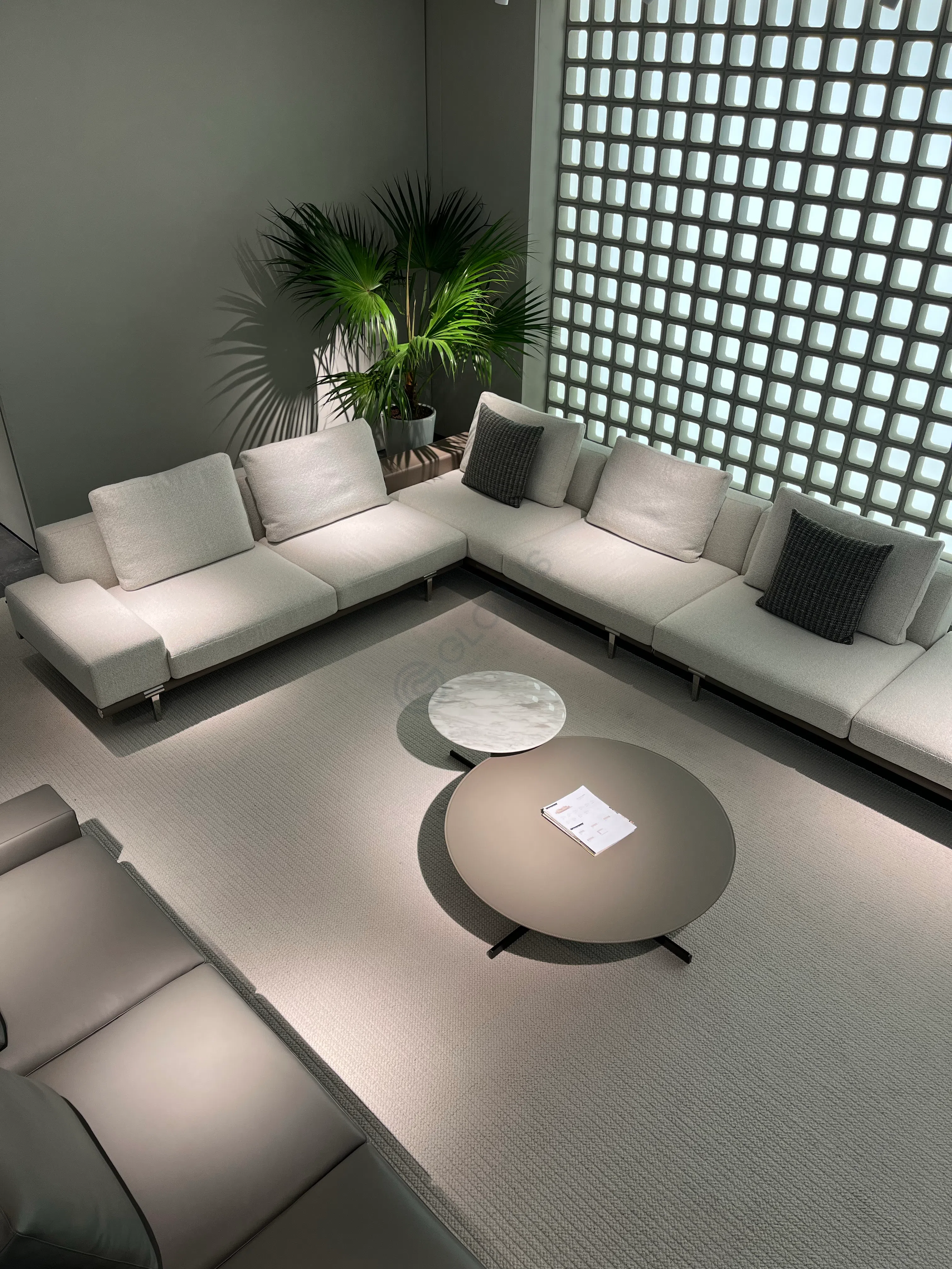 Журнальный столик POLTRONA FRAU Bob