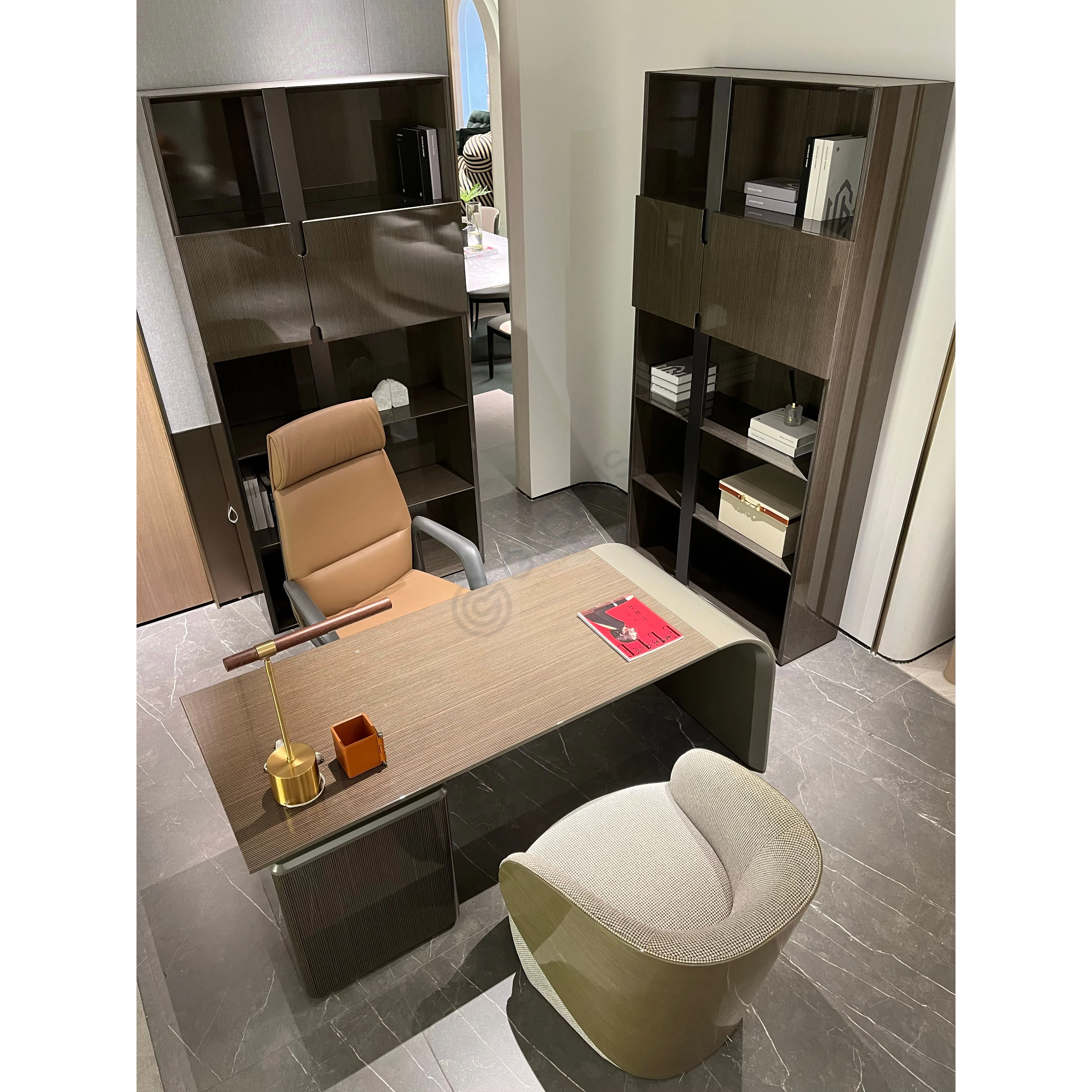 Кресло для руководителя Tova