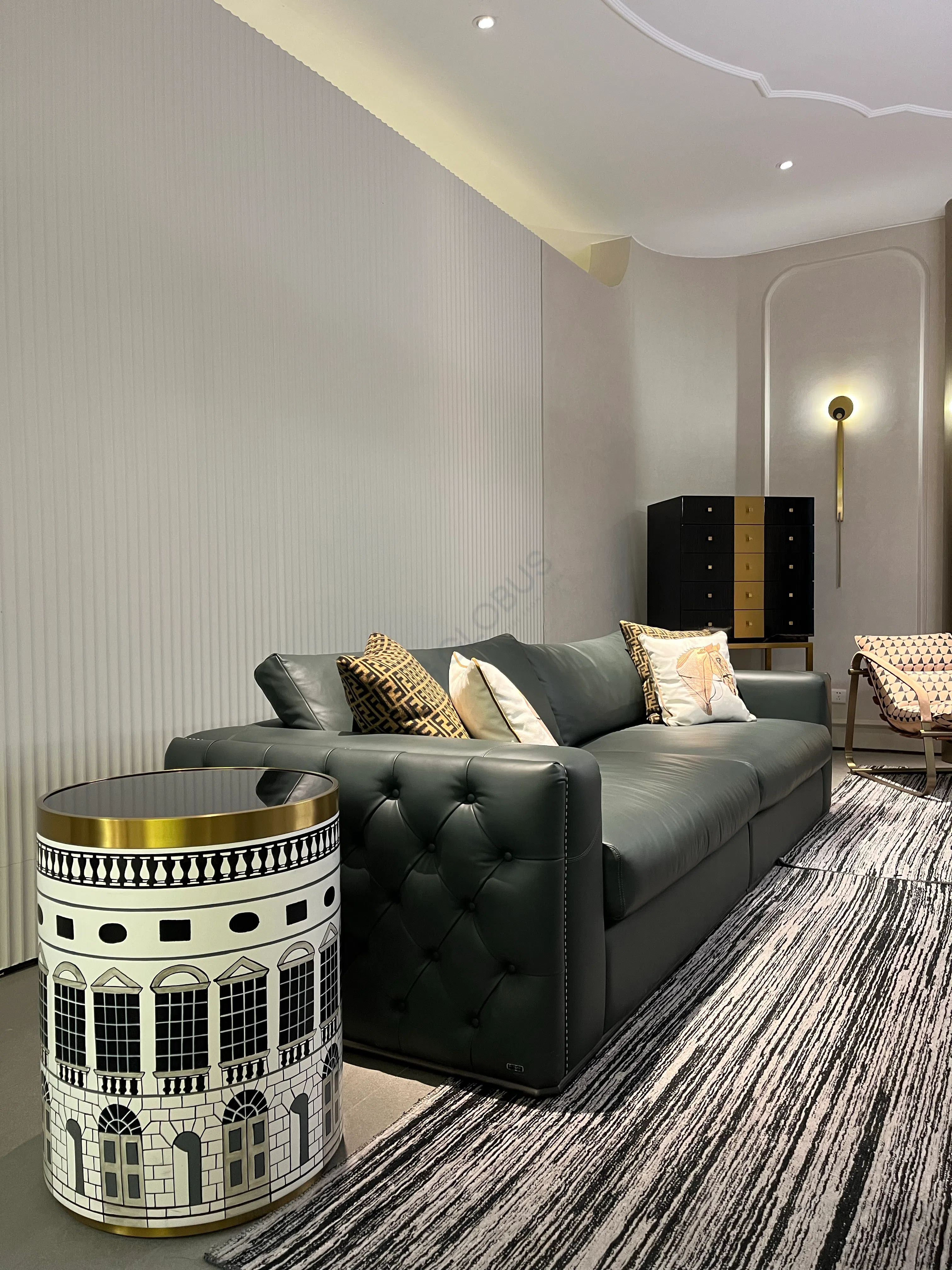 Угловой столик FORNASETTI Paraplyställ