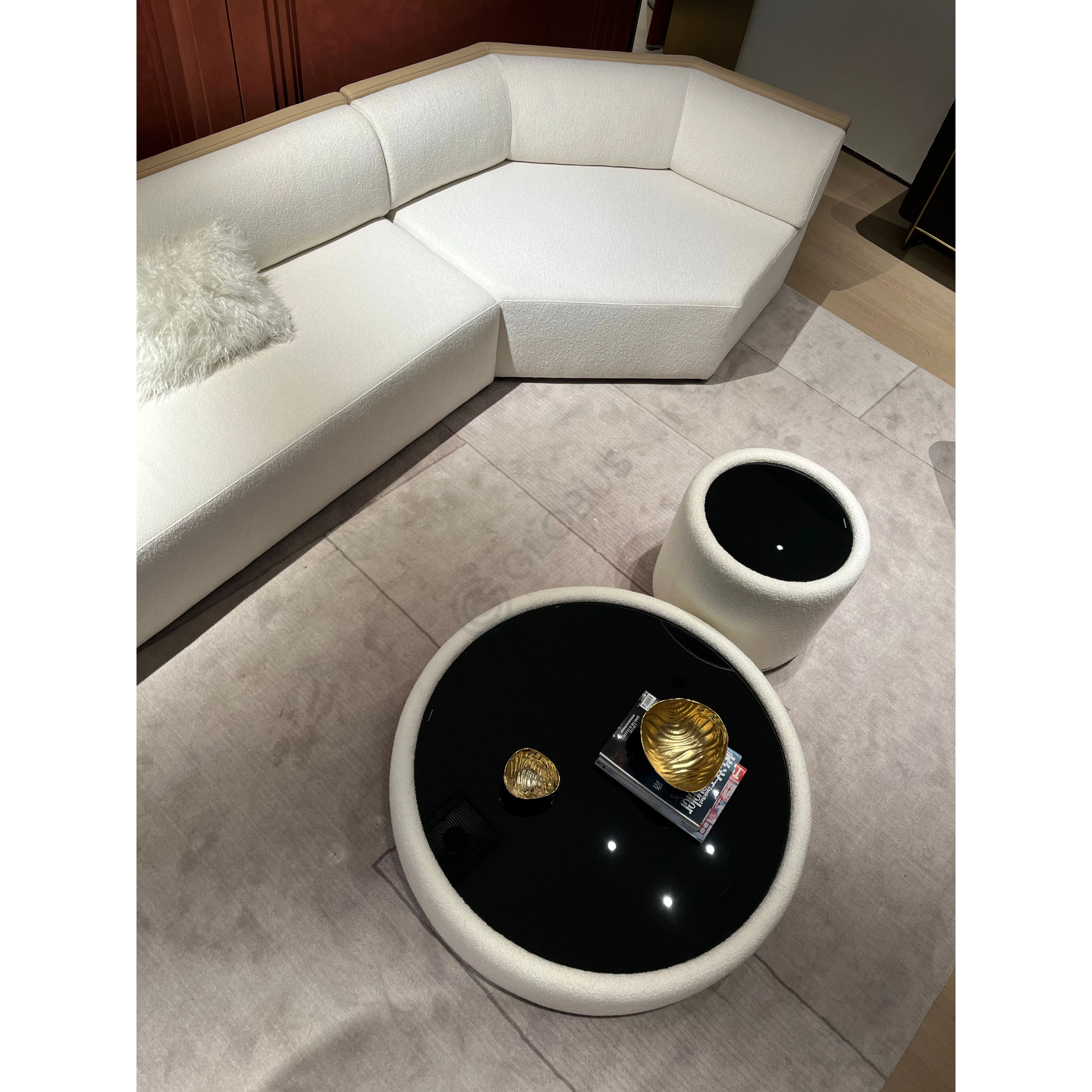 Угловой столик Yumeko