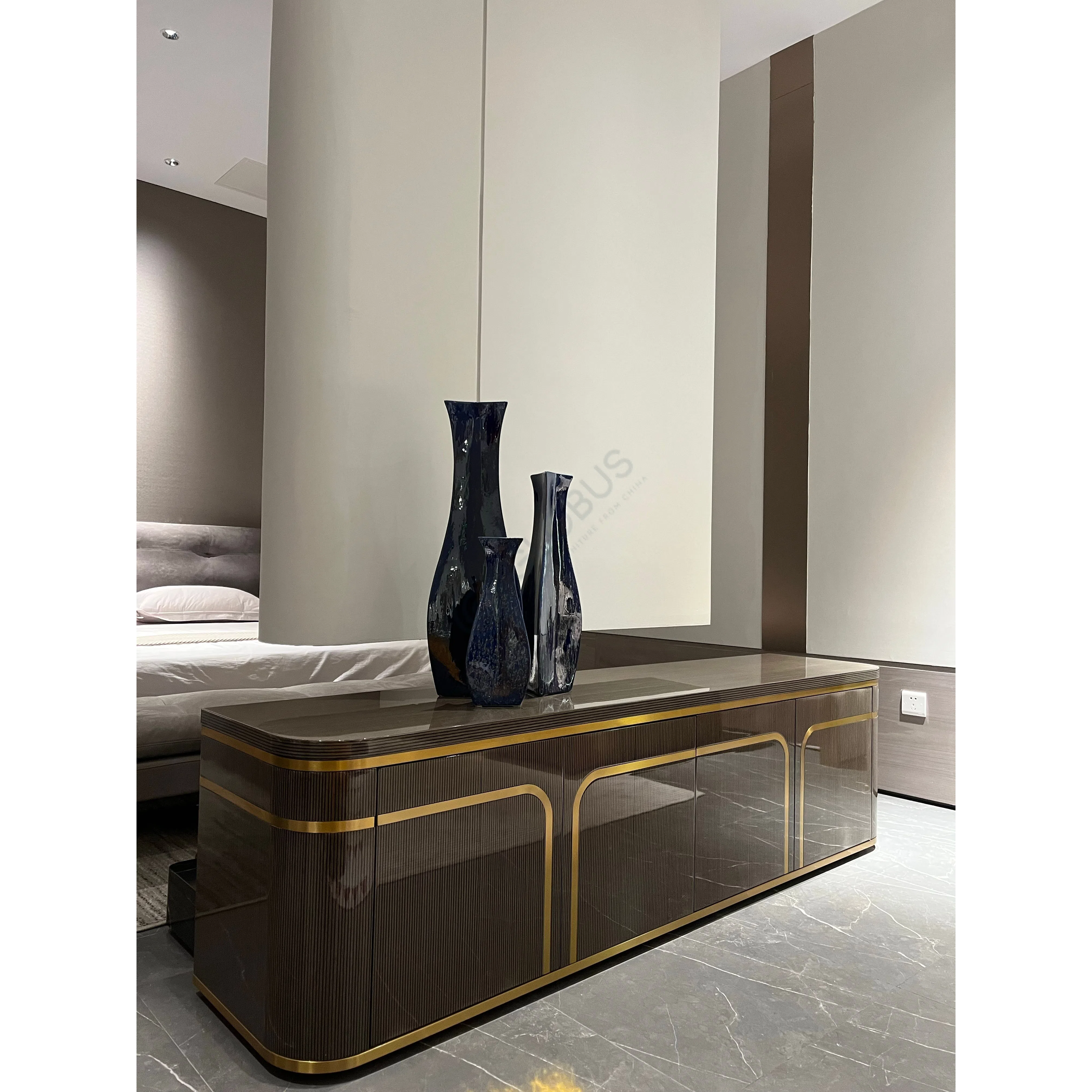 ТВ тумба Corinthia