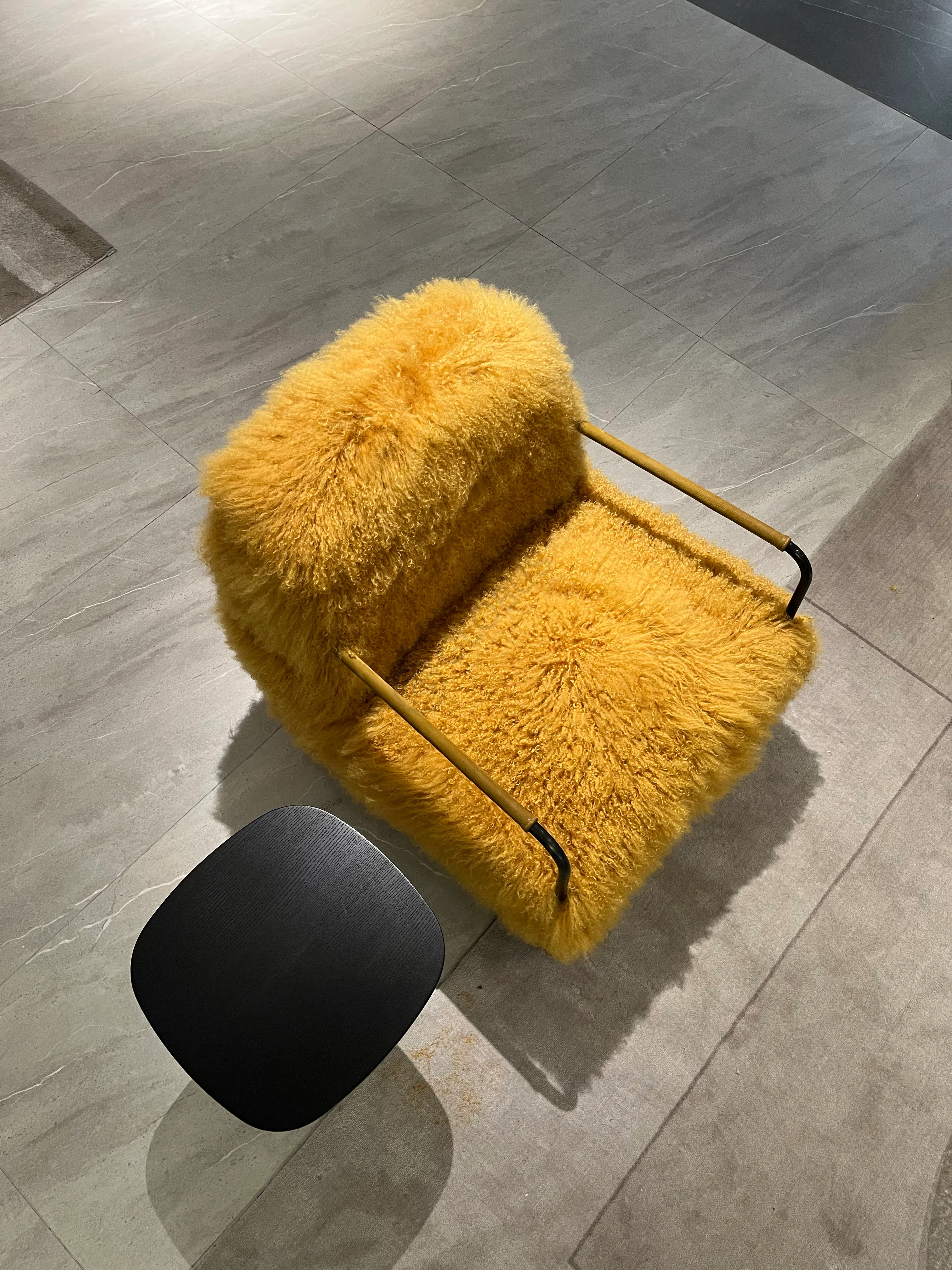 Угловой столик Kavon