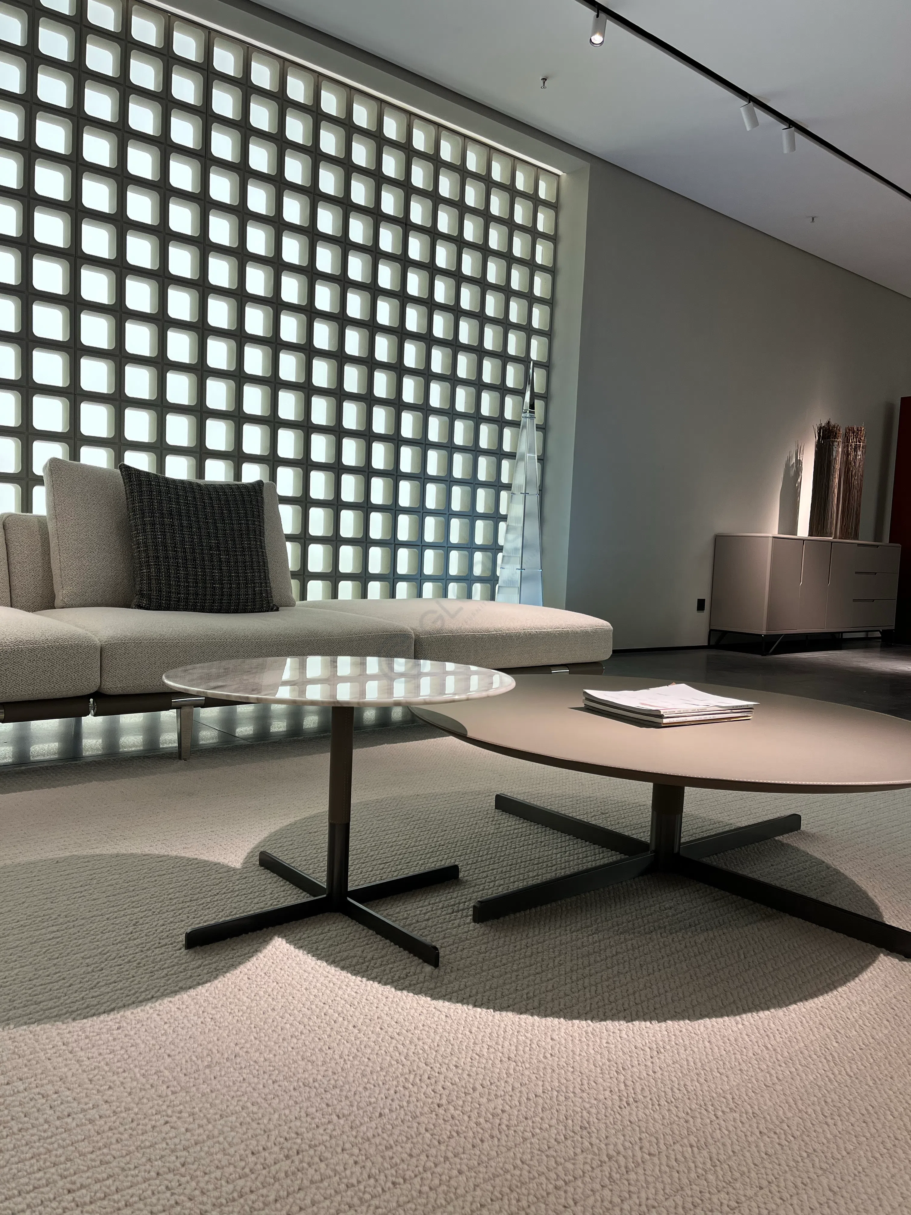 Журнальный столик POLTRONA FRAU Bob