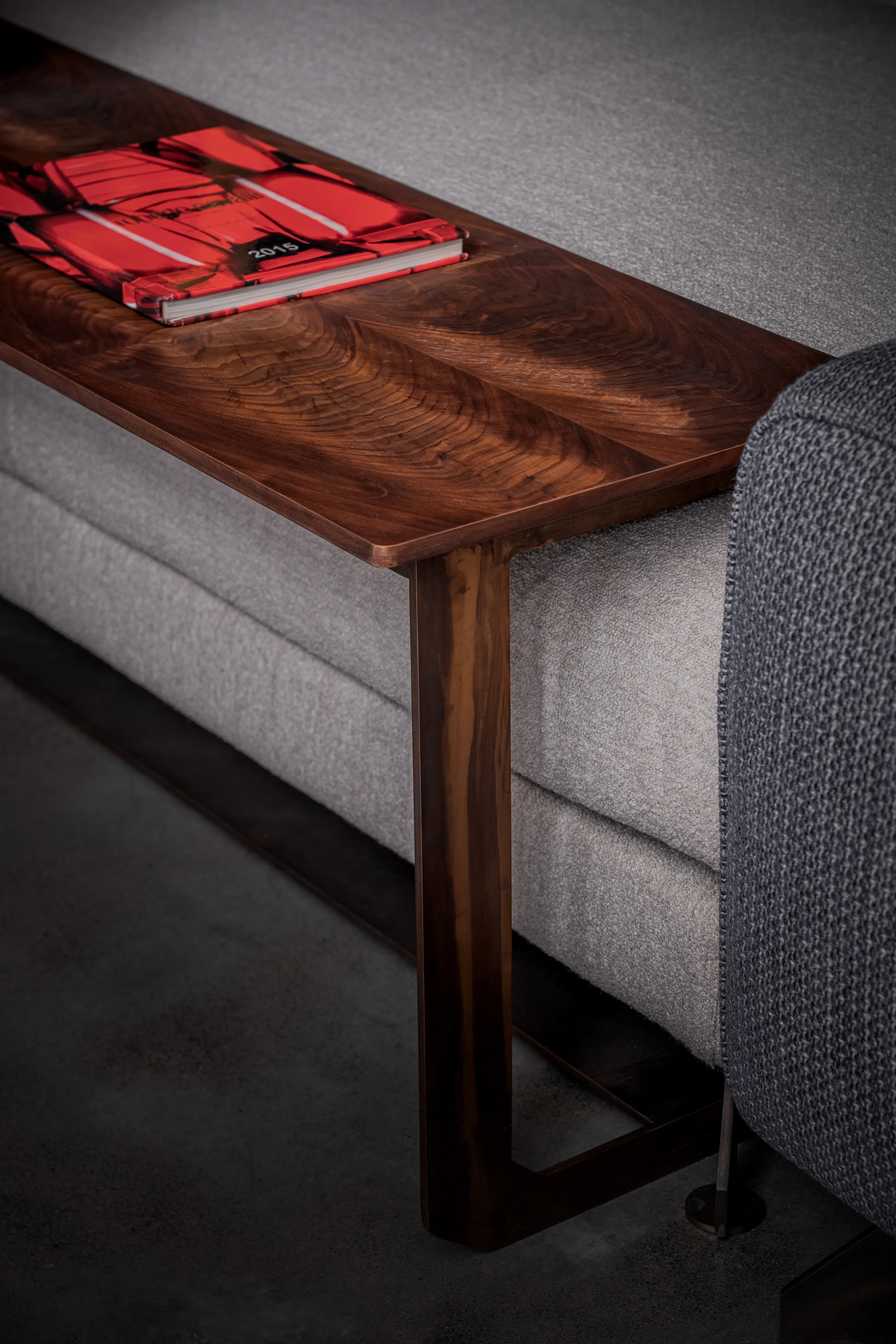 Угловой столик Sofisto