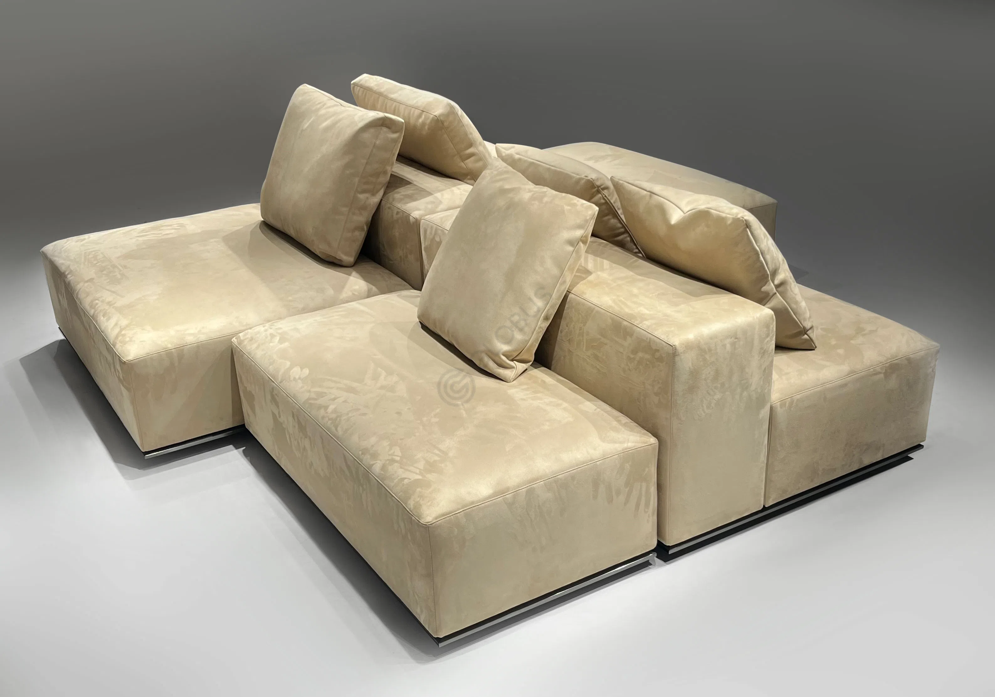 Диван Theodosius