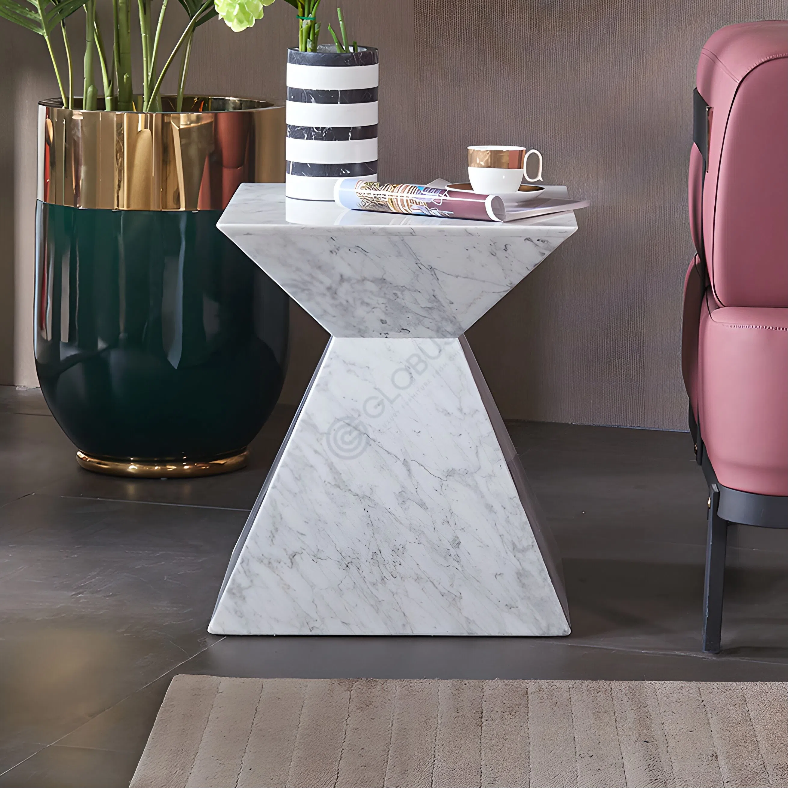 Угловой столик Quintia