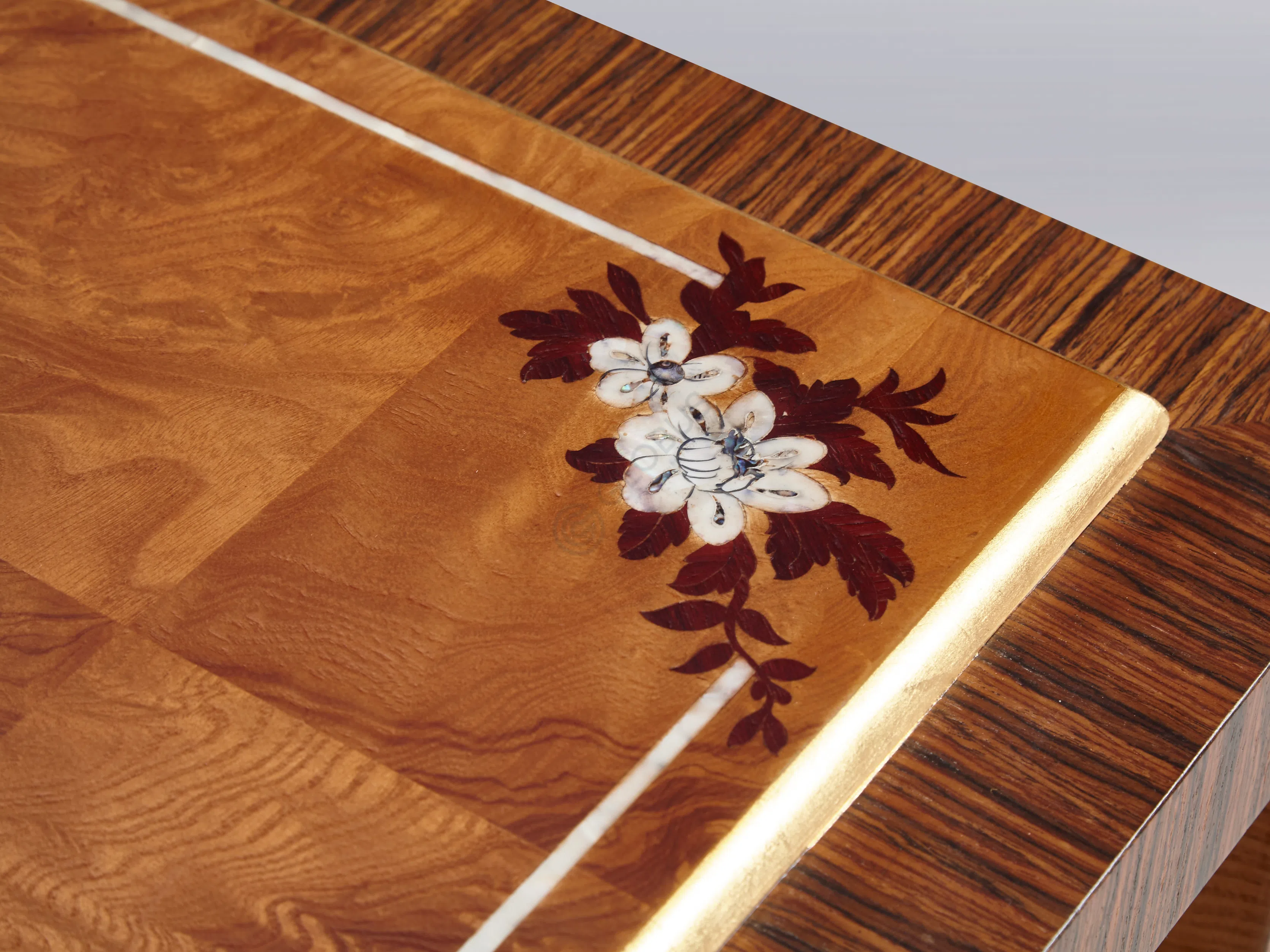 Угловой столик Medica