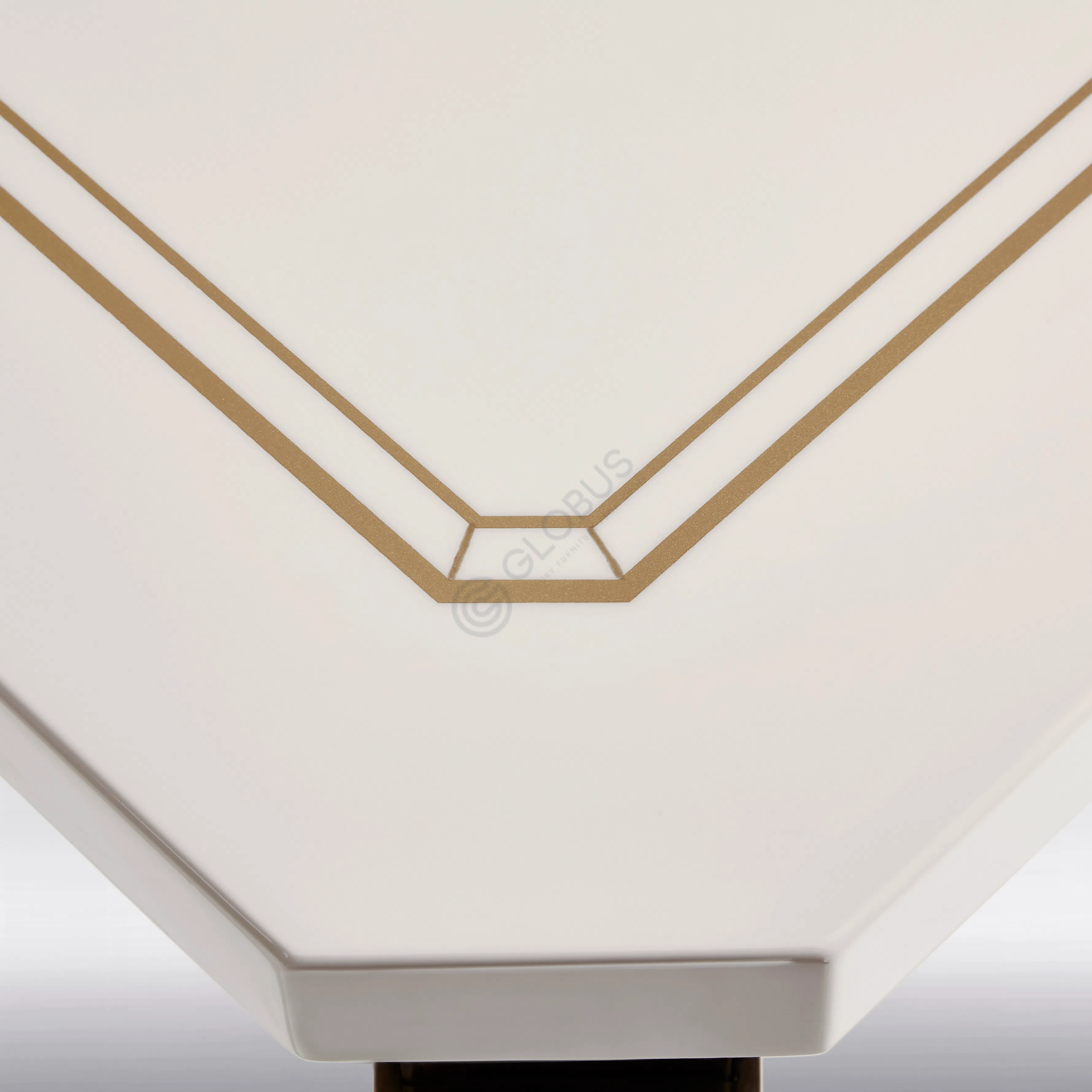 Обеденный стол Obscurum