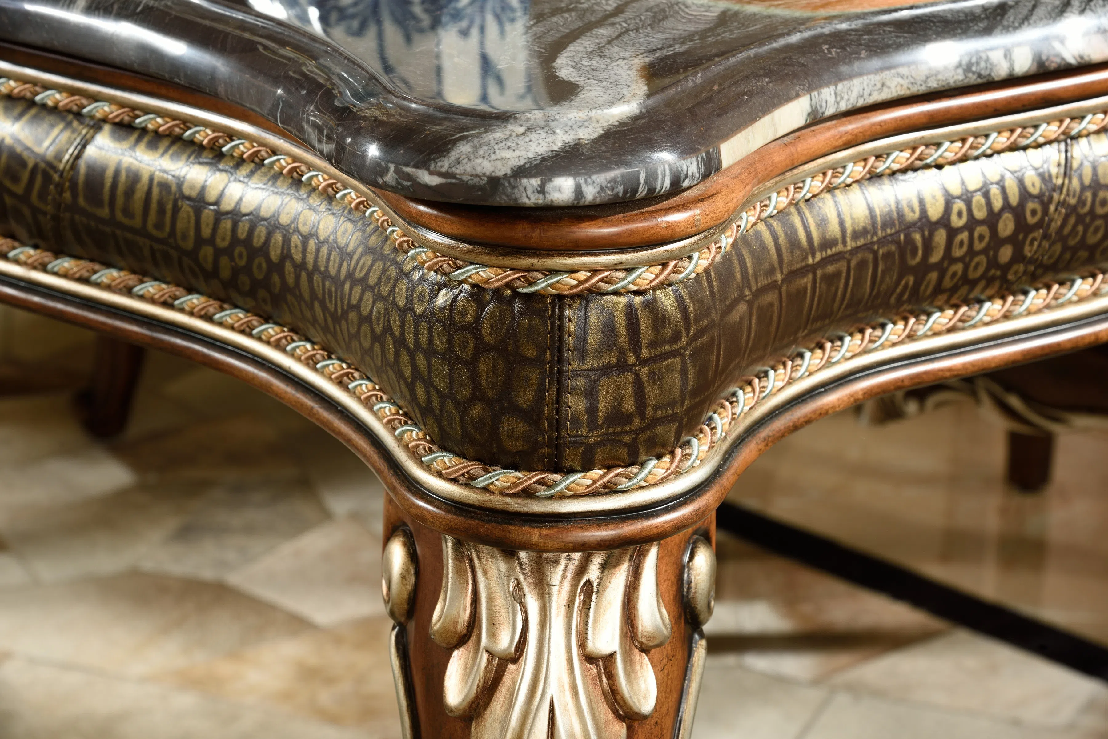 Обеденный стол Herentia