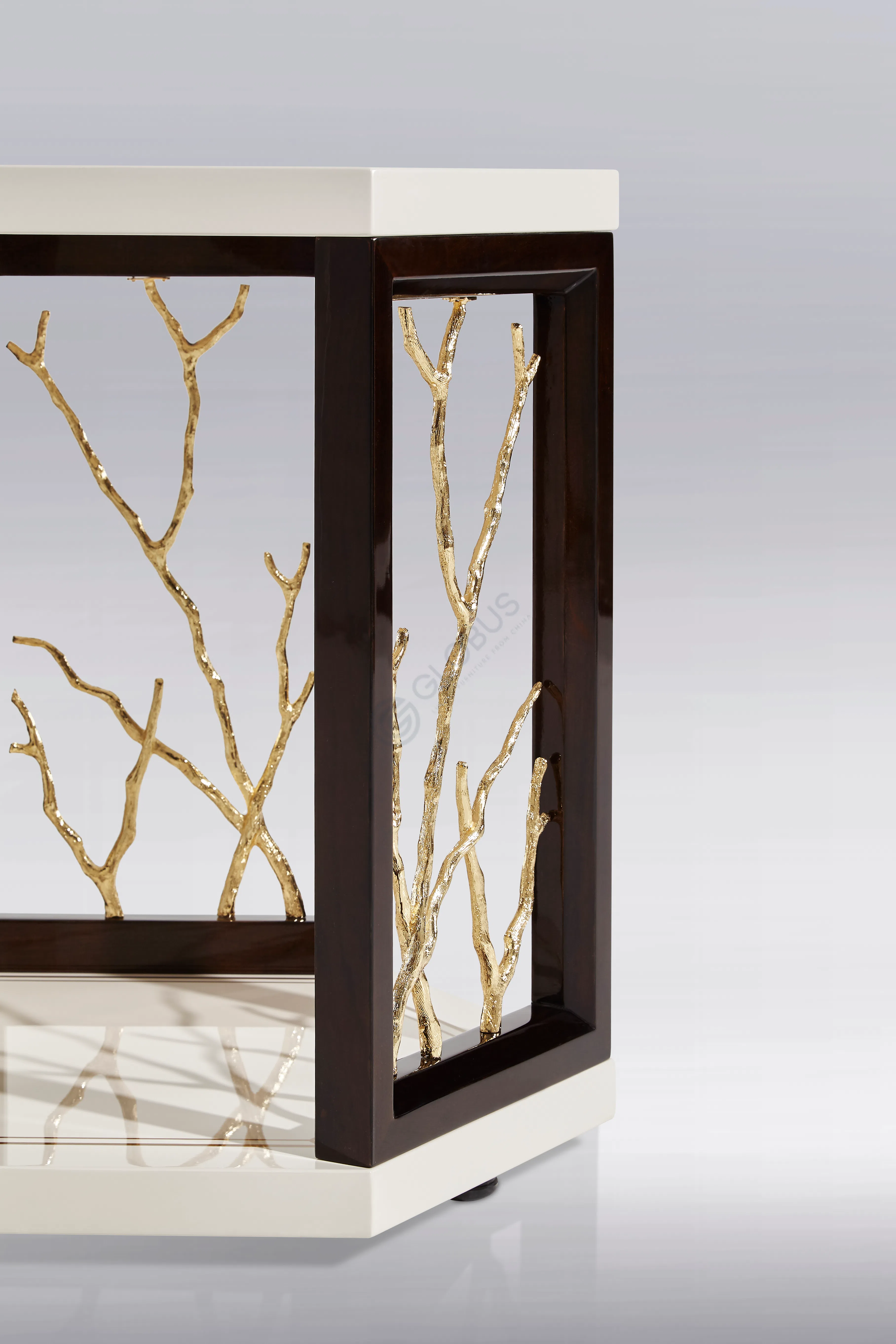 Угловой столик Philomenus