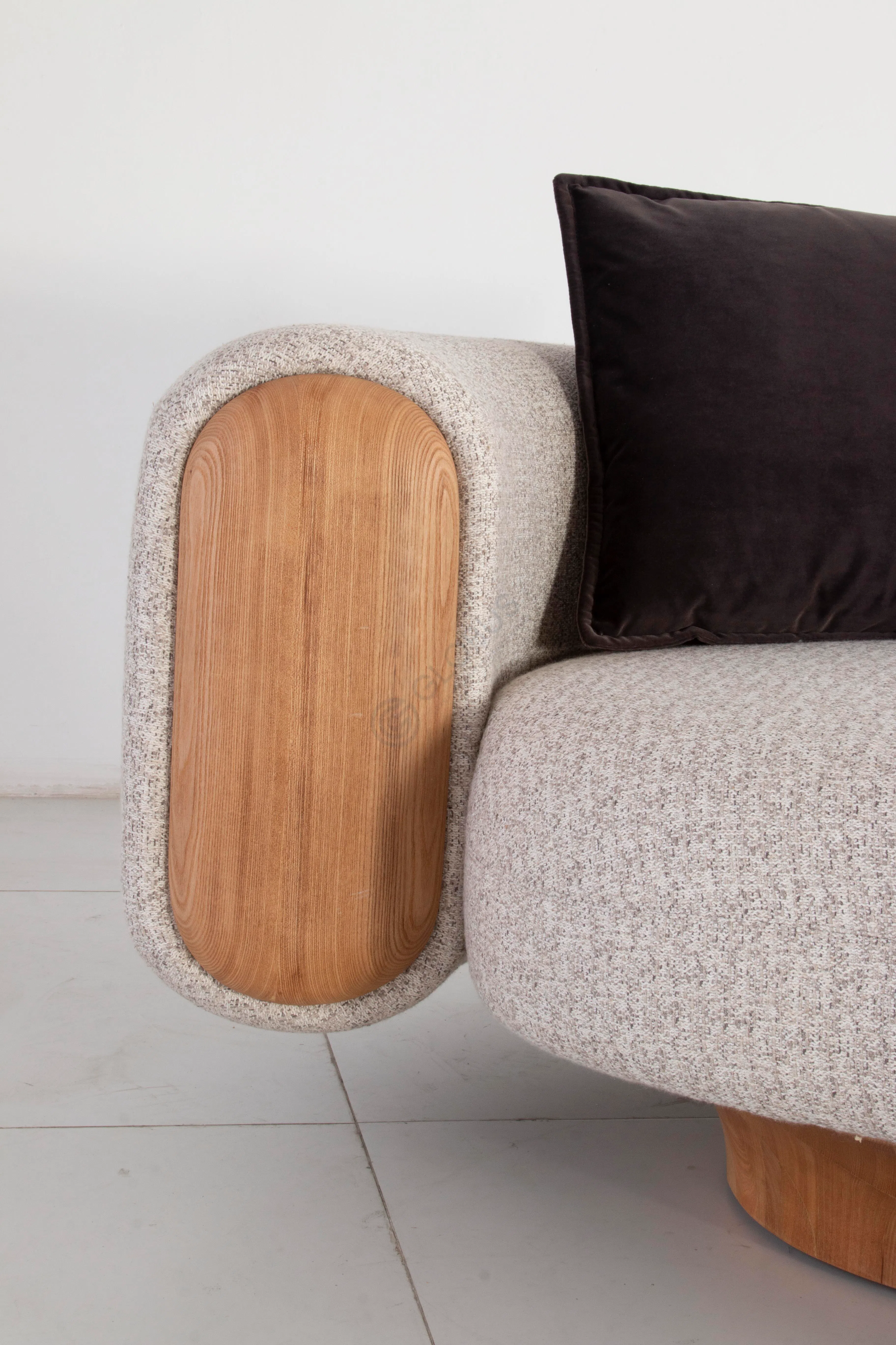 Кушетка ENNE Suspence B