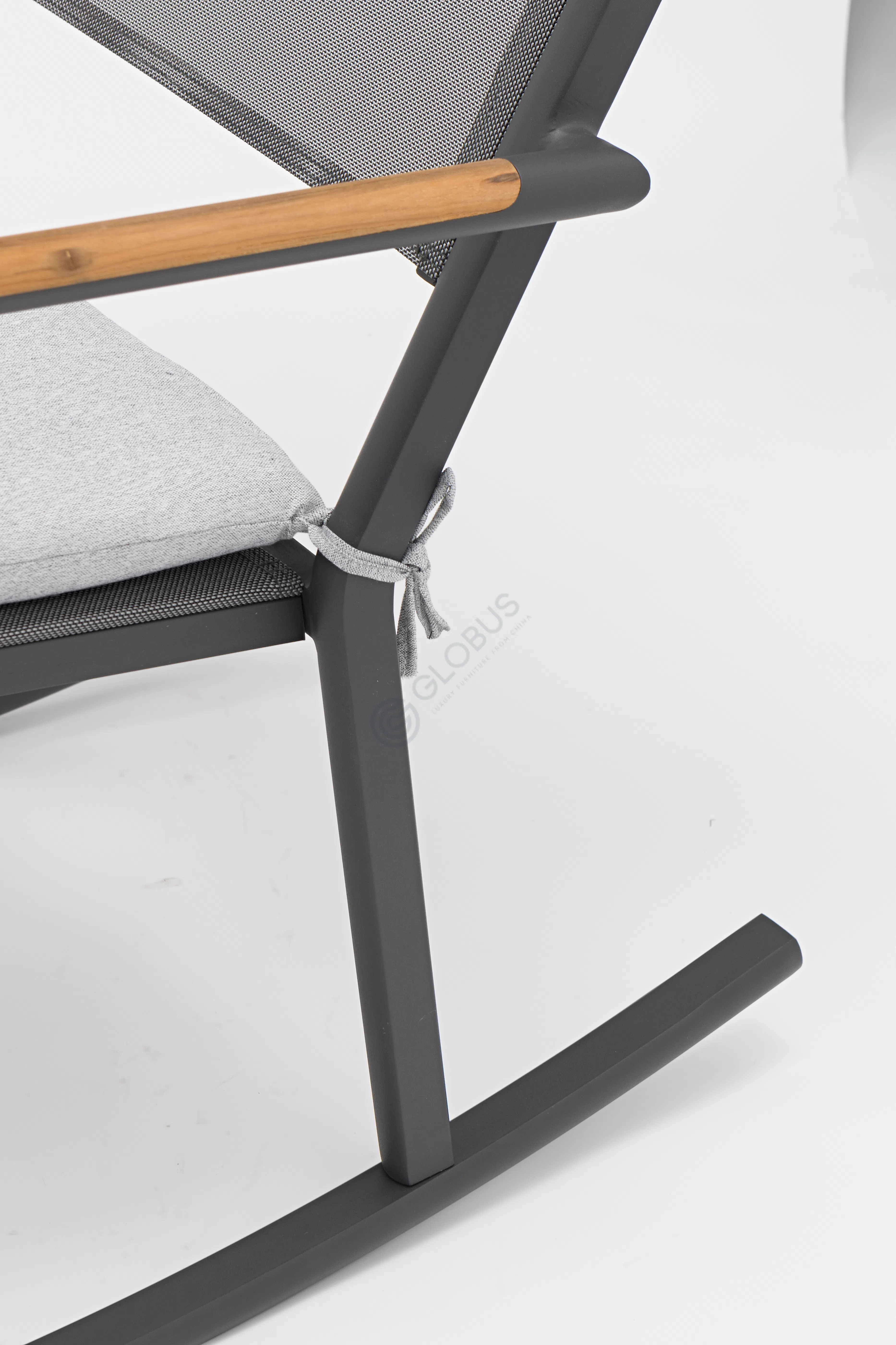 Уличное кресло-качалка COUTURE JARDIN