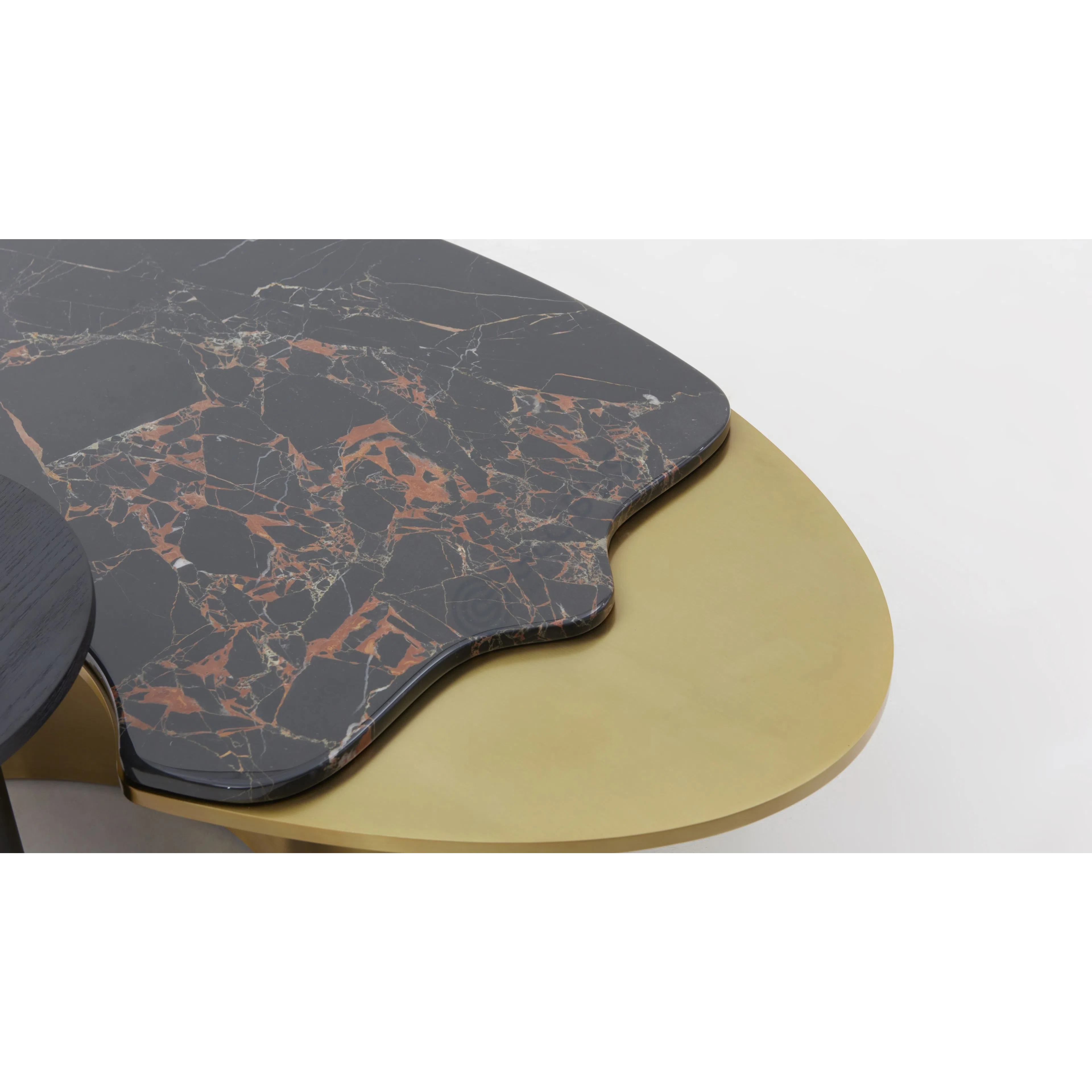 Журнальный столик Reinto