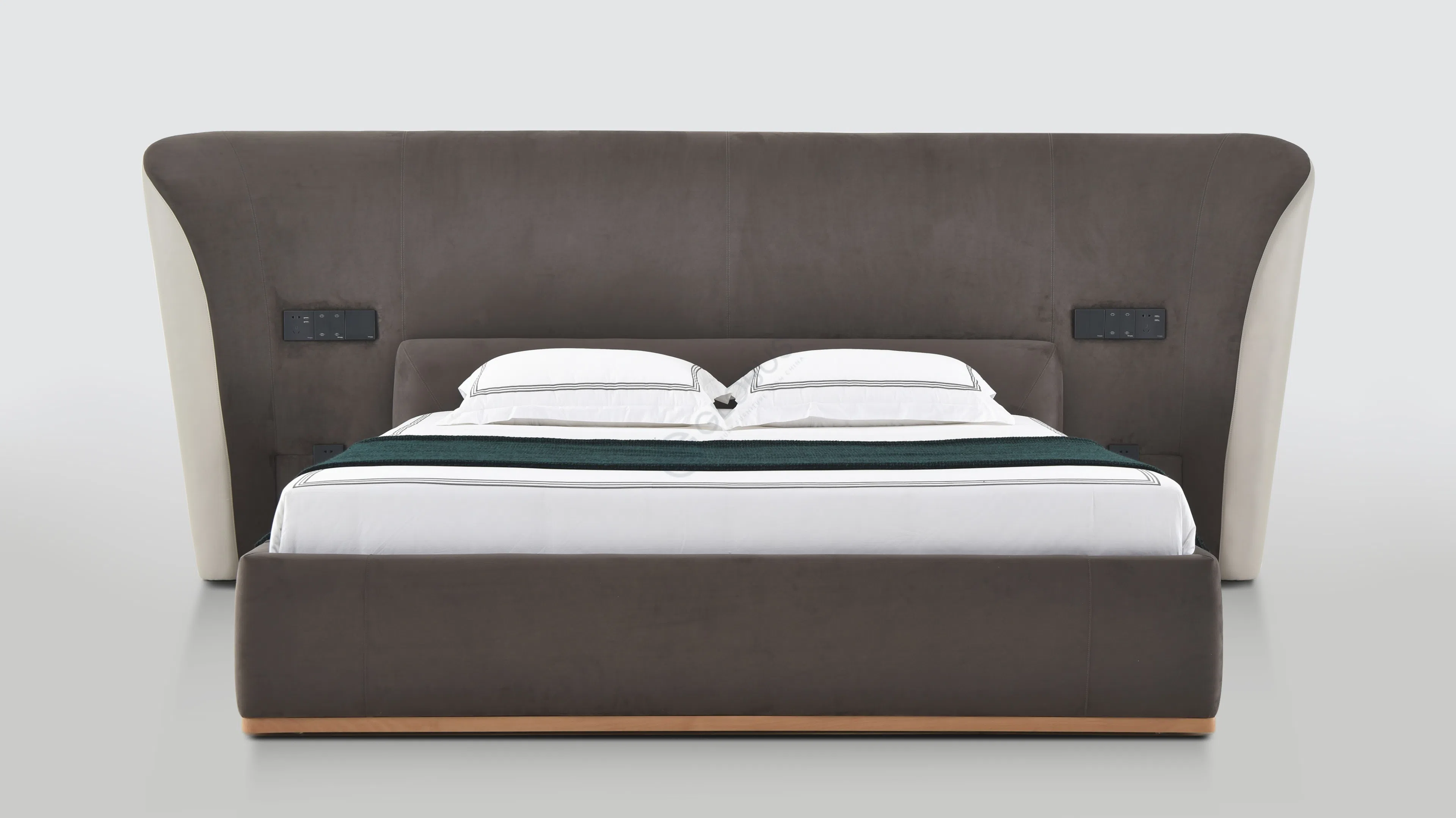 Кровать VISIONNAIRE Plaza