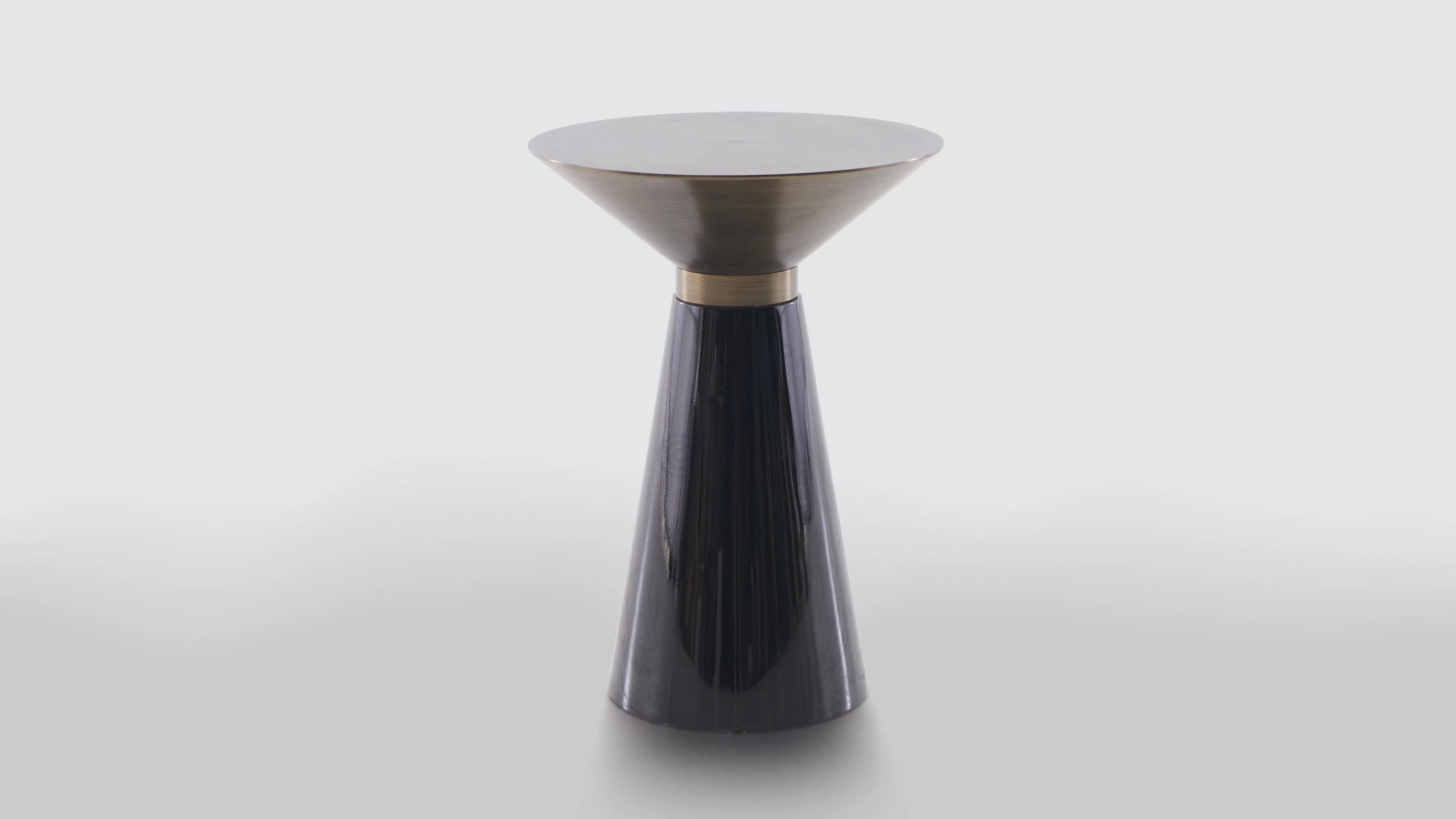 Угловой столик Xyleria