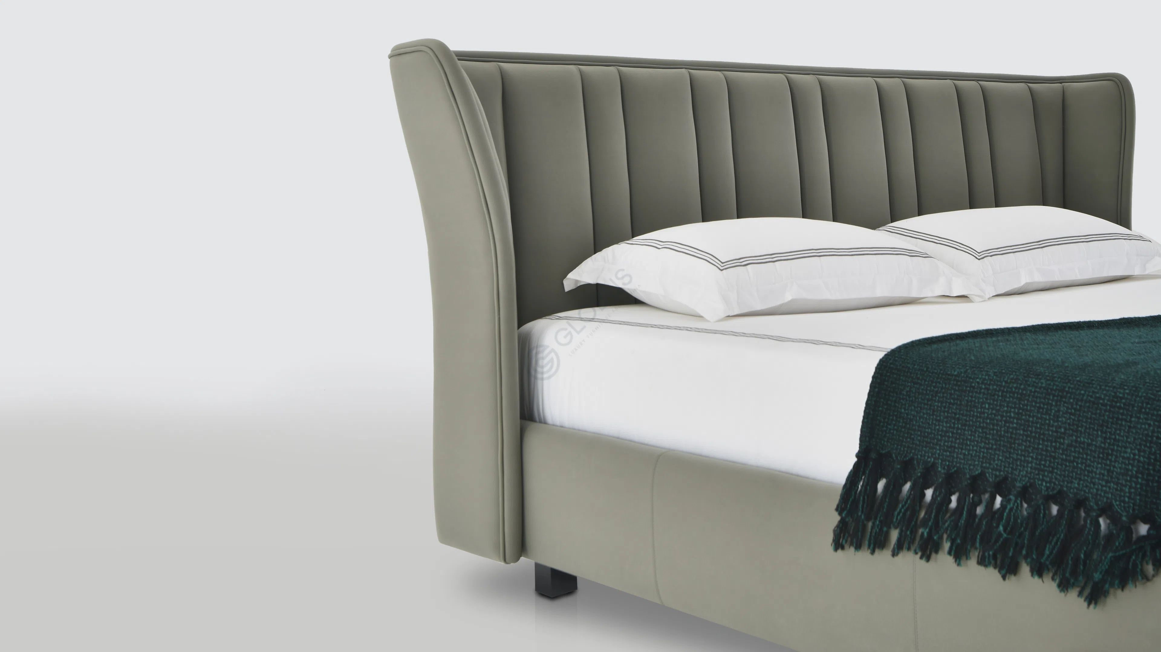 Кровать POLTRONA FRAU Lola Darling