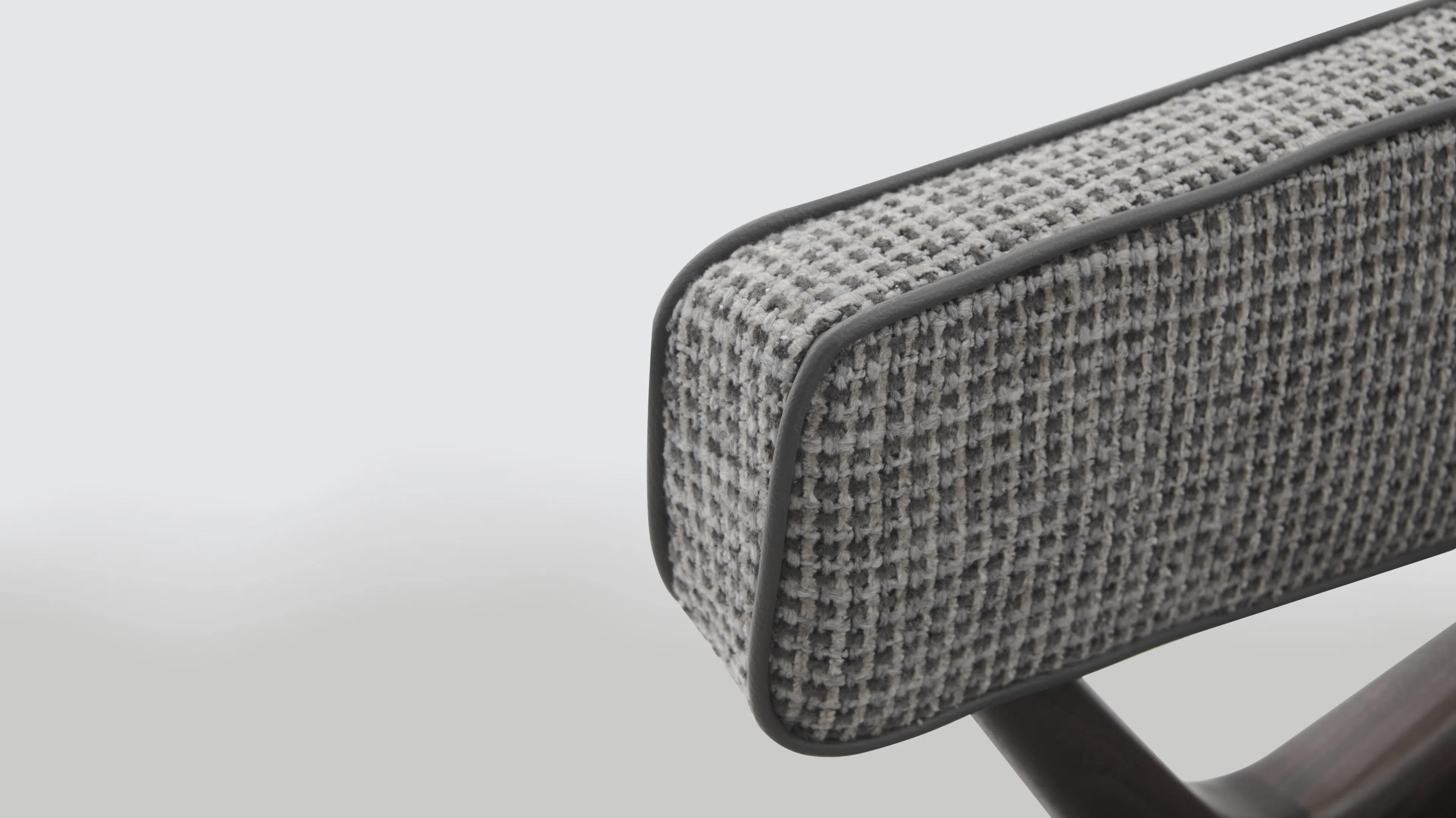 Кресло STUDIO VAN DEN AKKER The Wallace Club