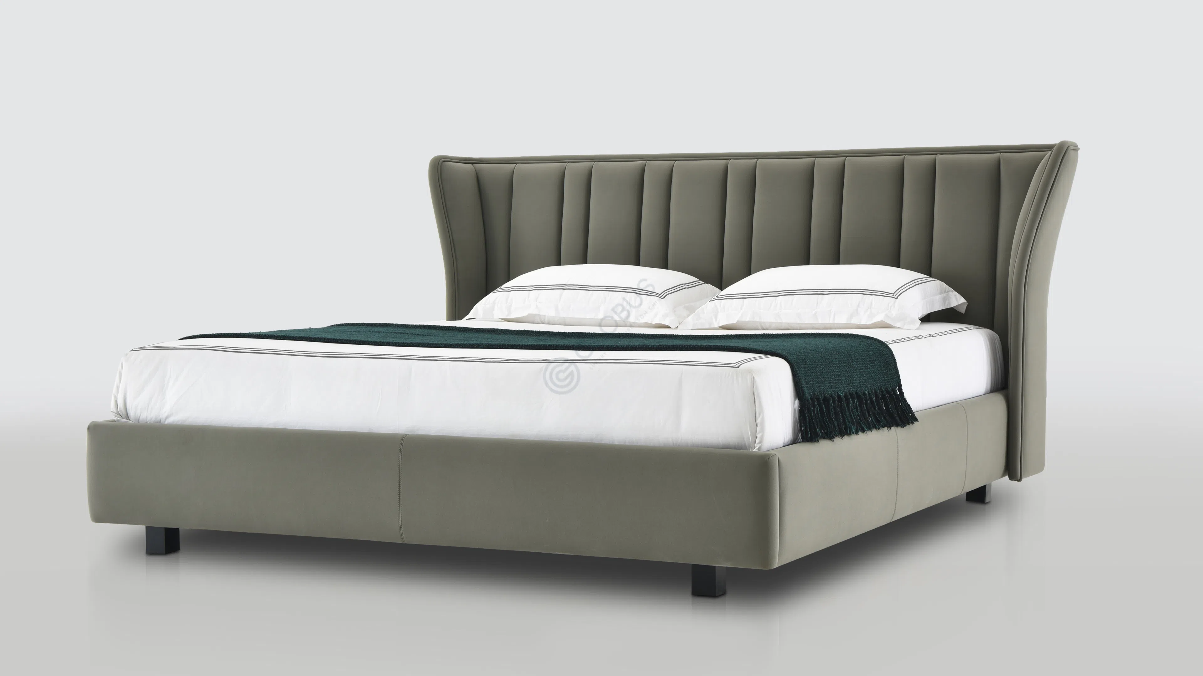 Кровать POLTRONA FRAU Lola Darling