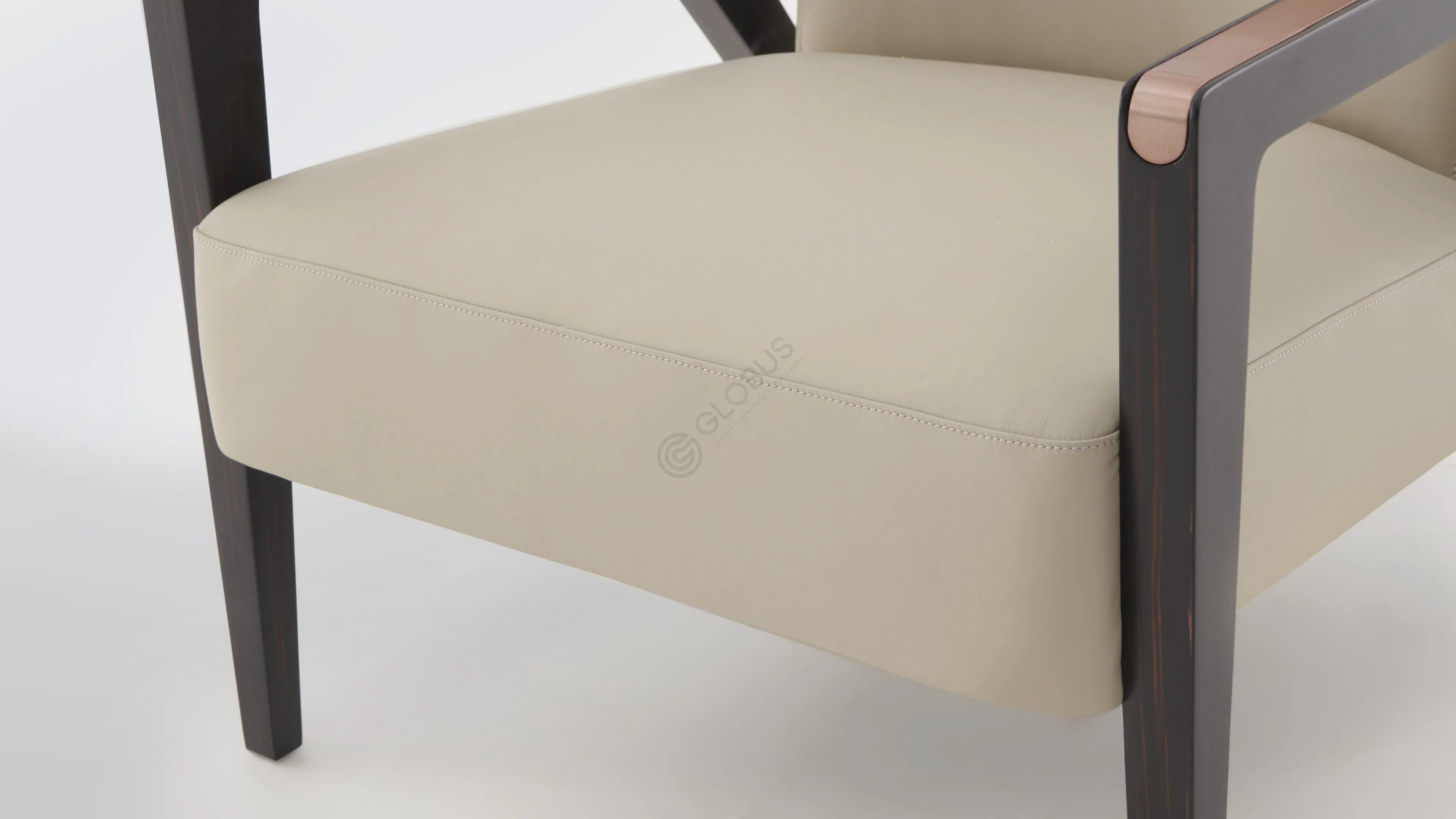 Кресло ASTON MARTIN V221