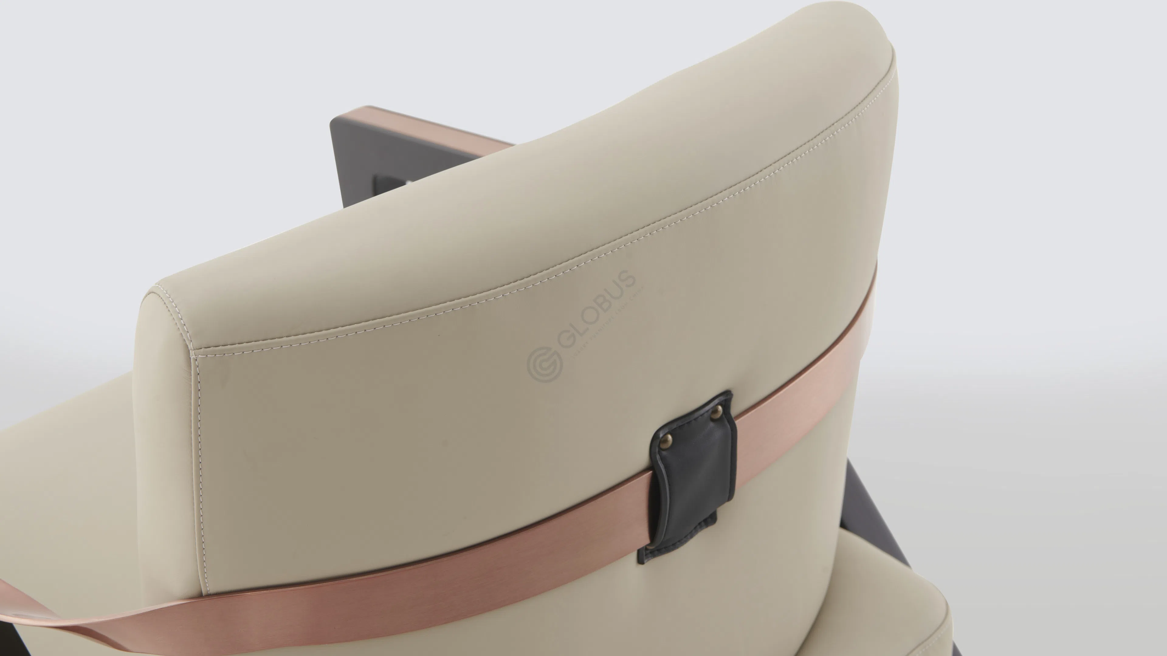 Кресло ASTON MARTIN V221