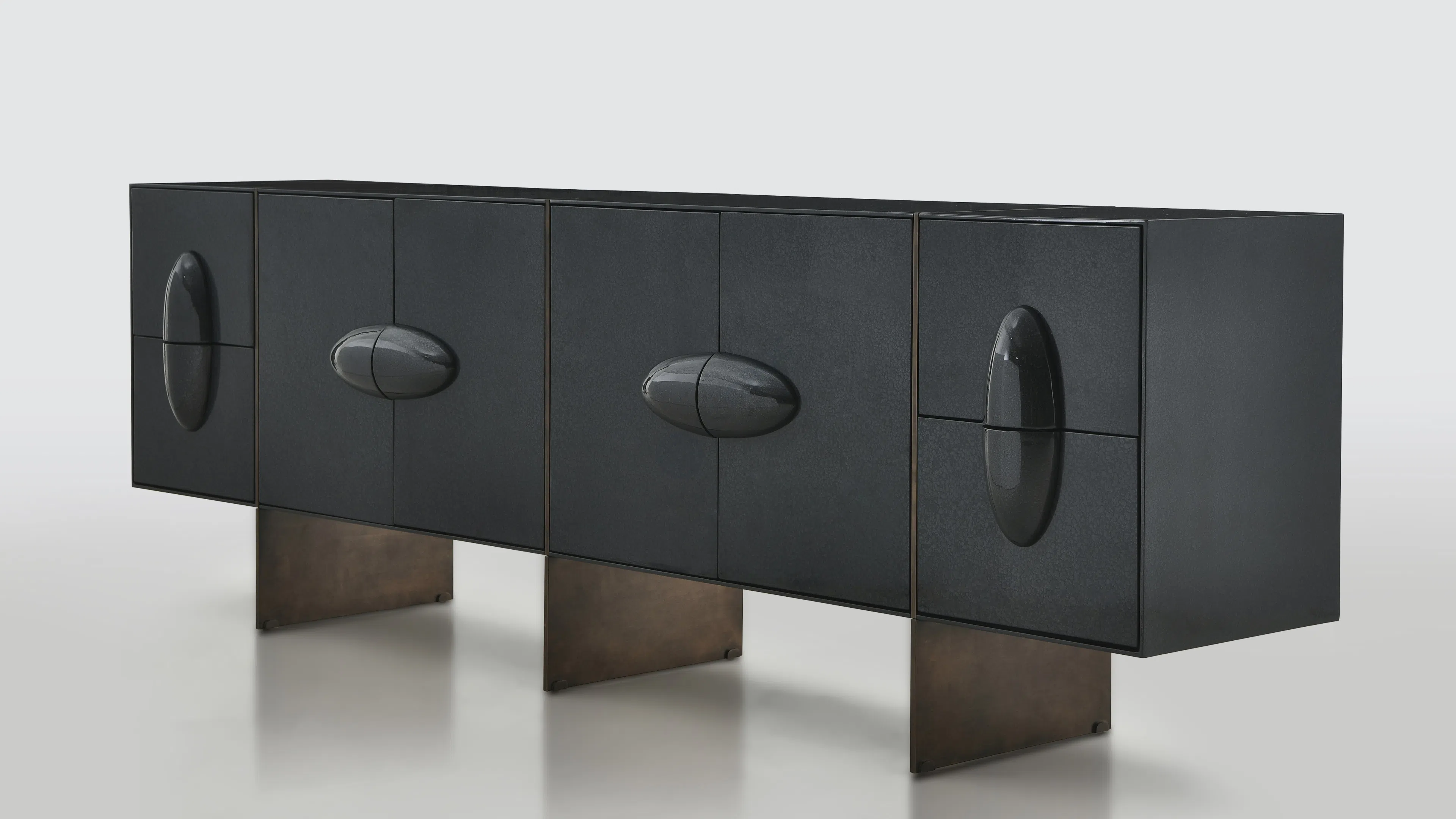 Буфет BRIAN THOREEN Rubber