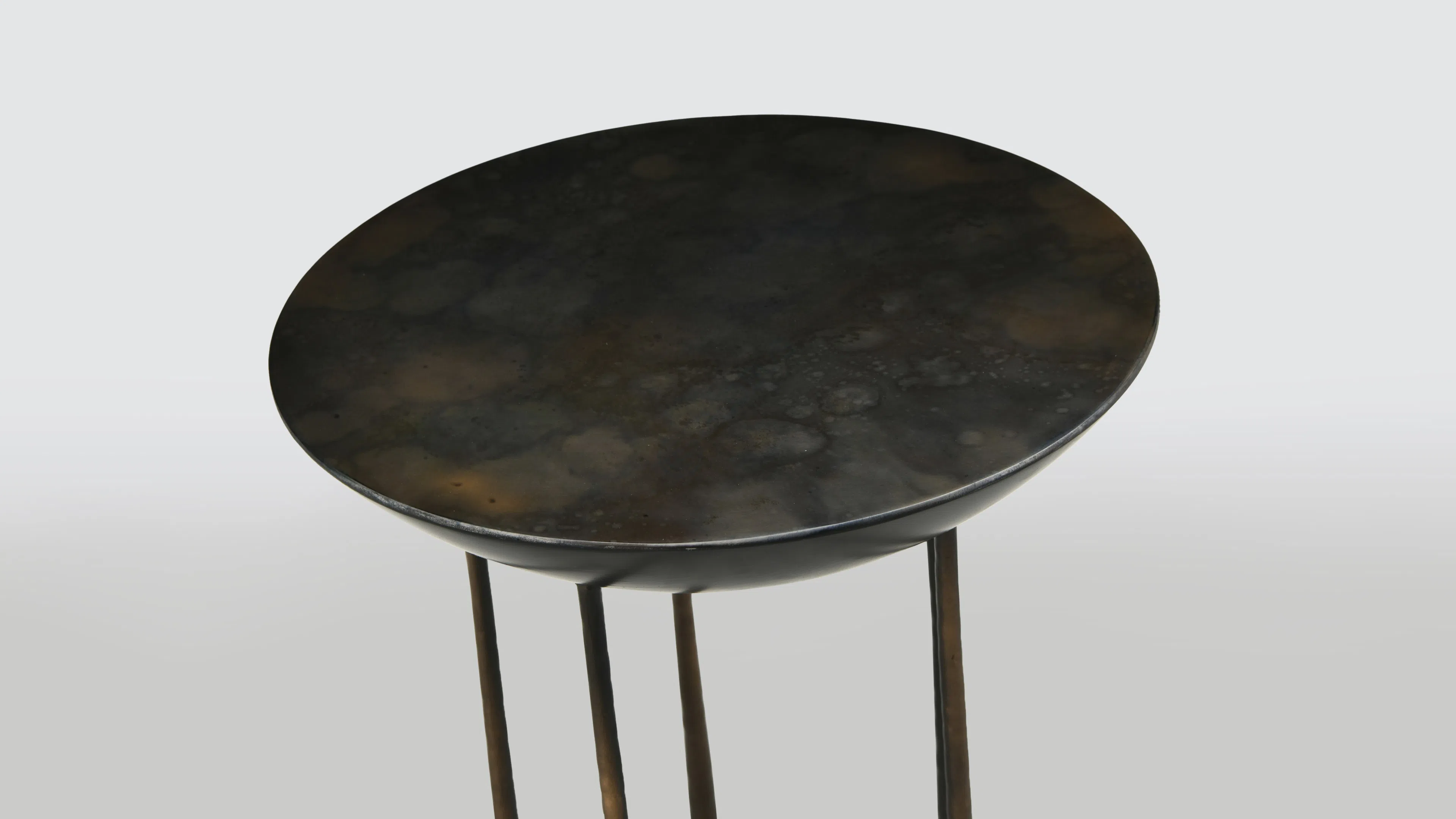 Угловой столик Virtuose