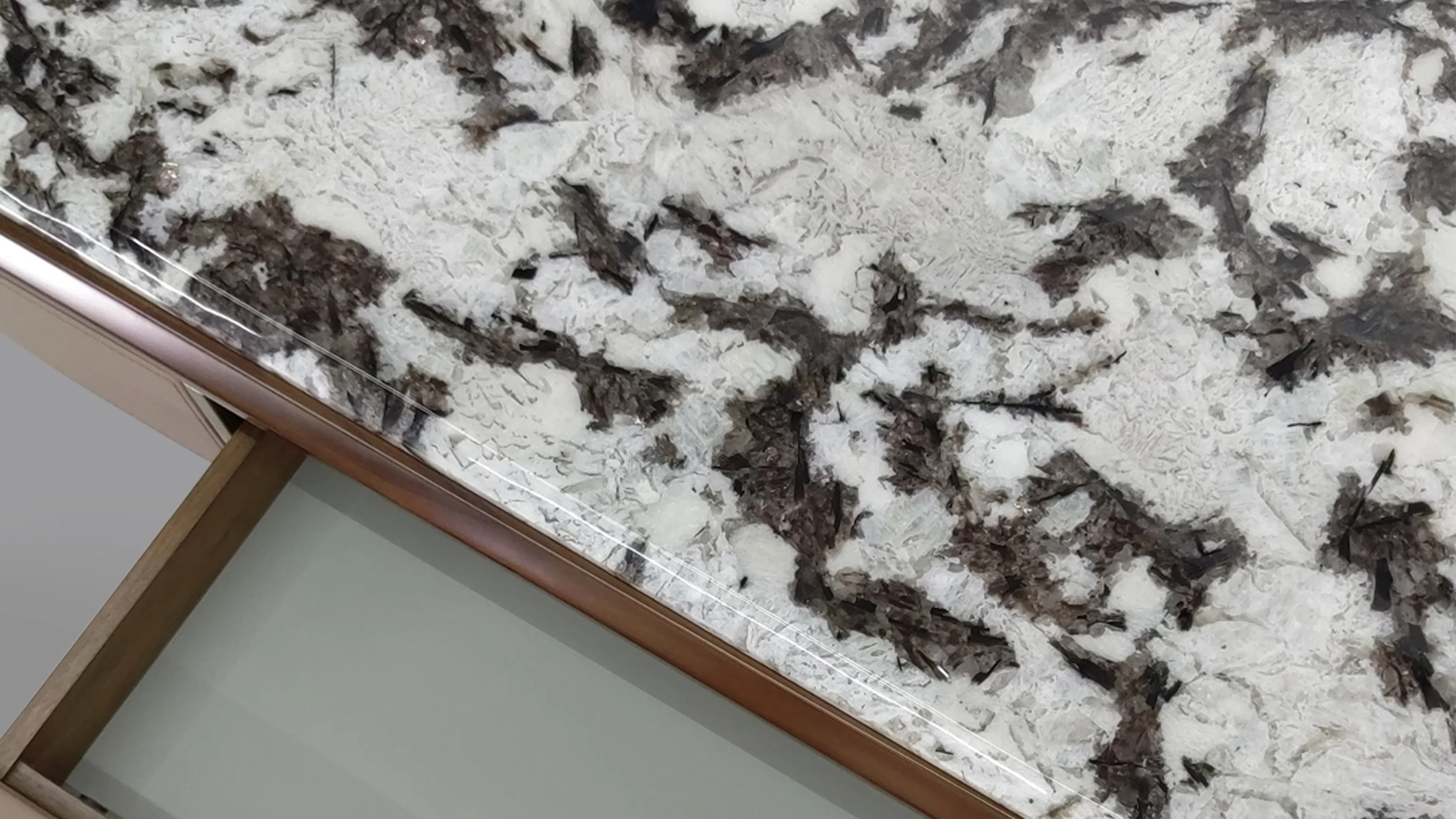 Журнальный столик Xnessa