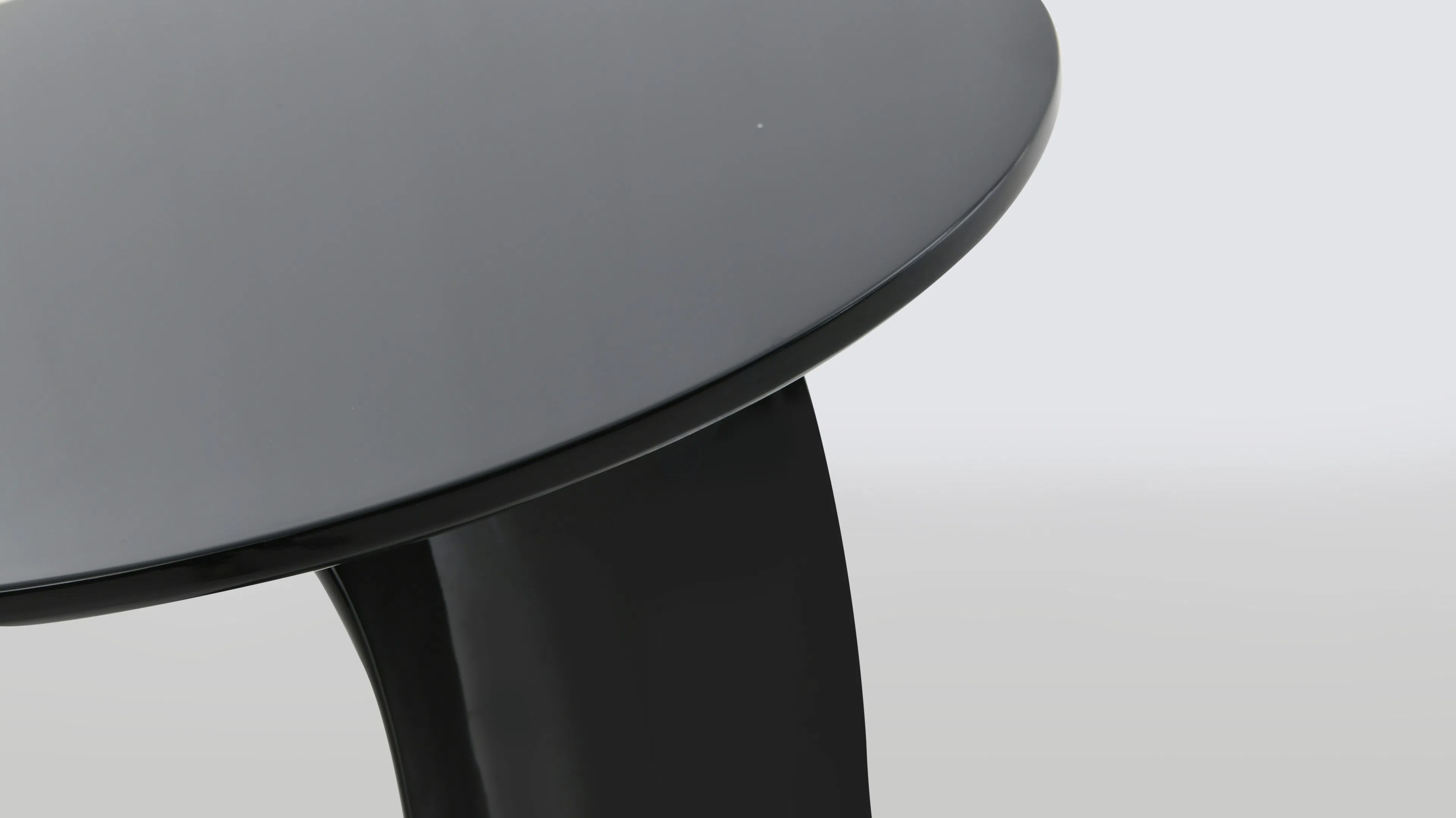 Угловой столик Romeana