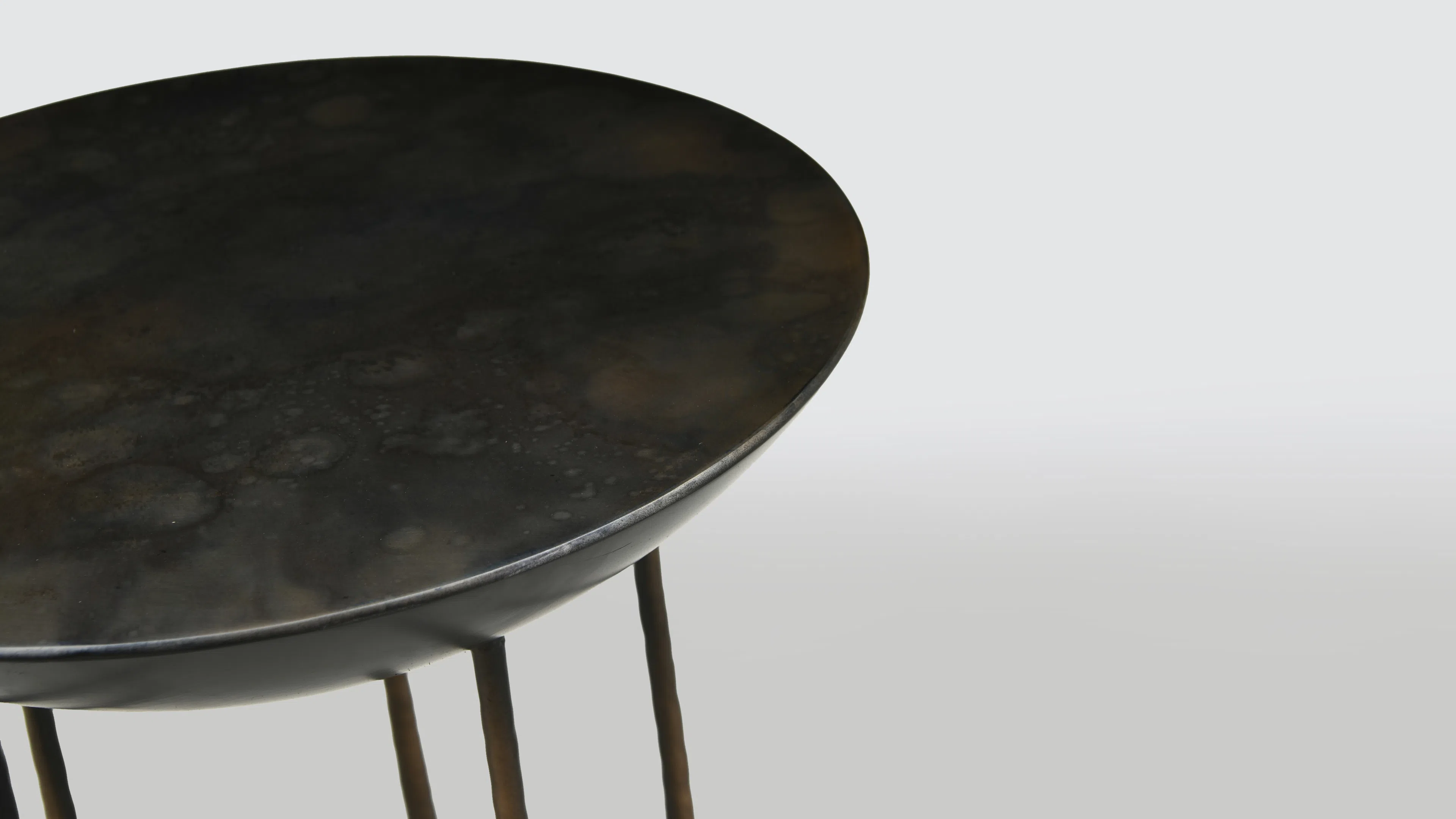 Угловой столик Virtuose