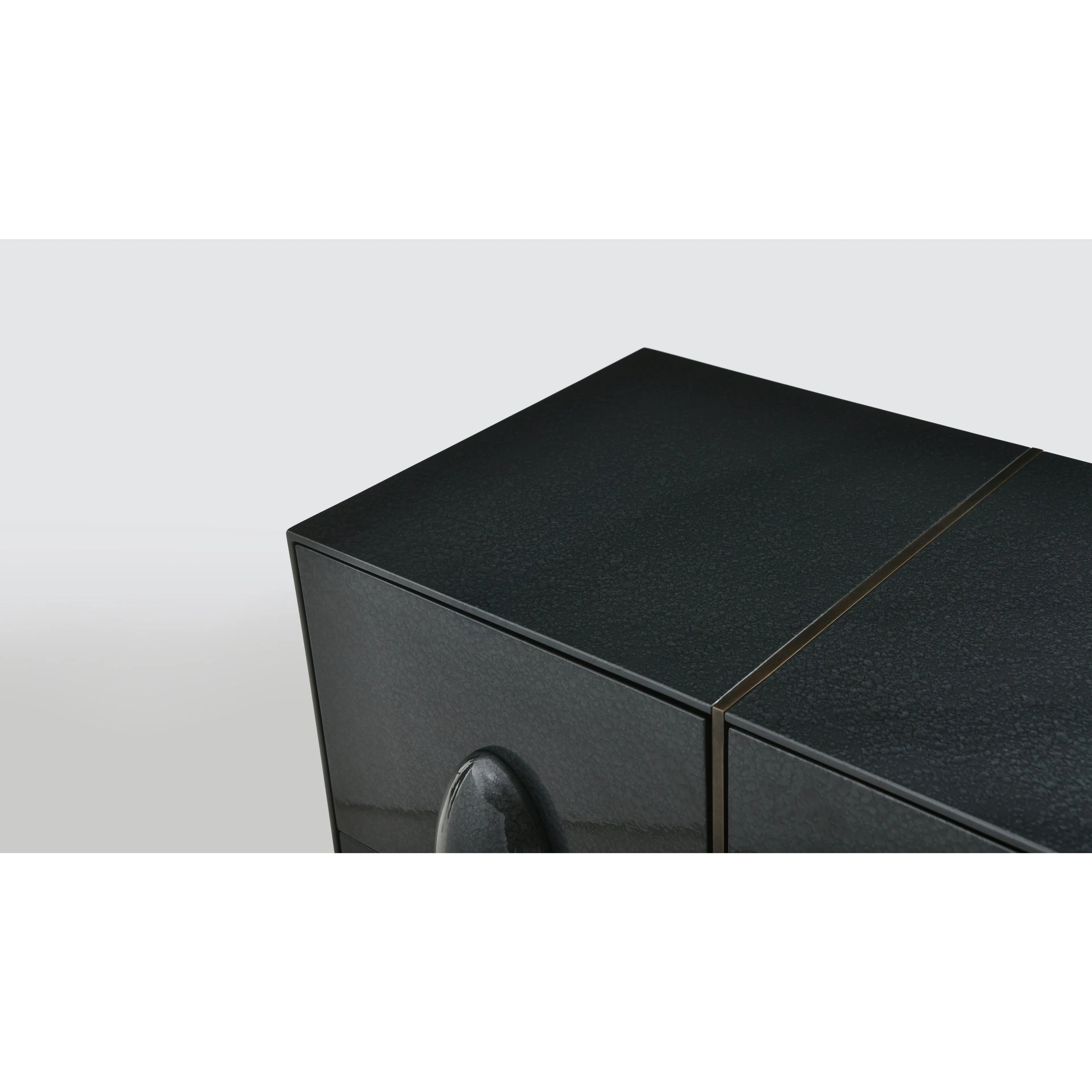 Буфет BRIAN THOREEN Rubber