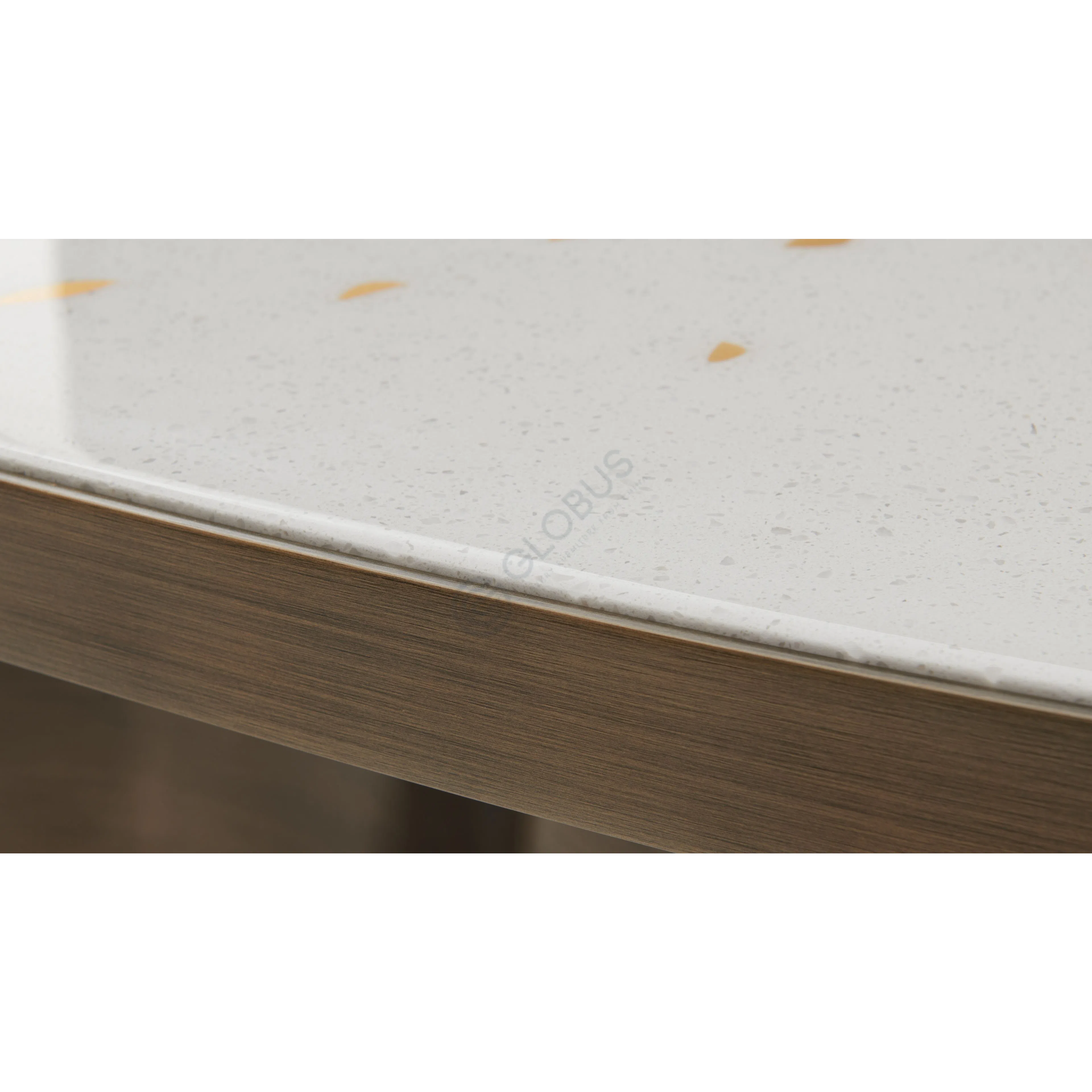 Обеденный стол Ovate