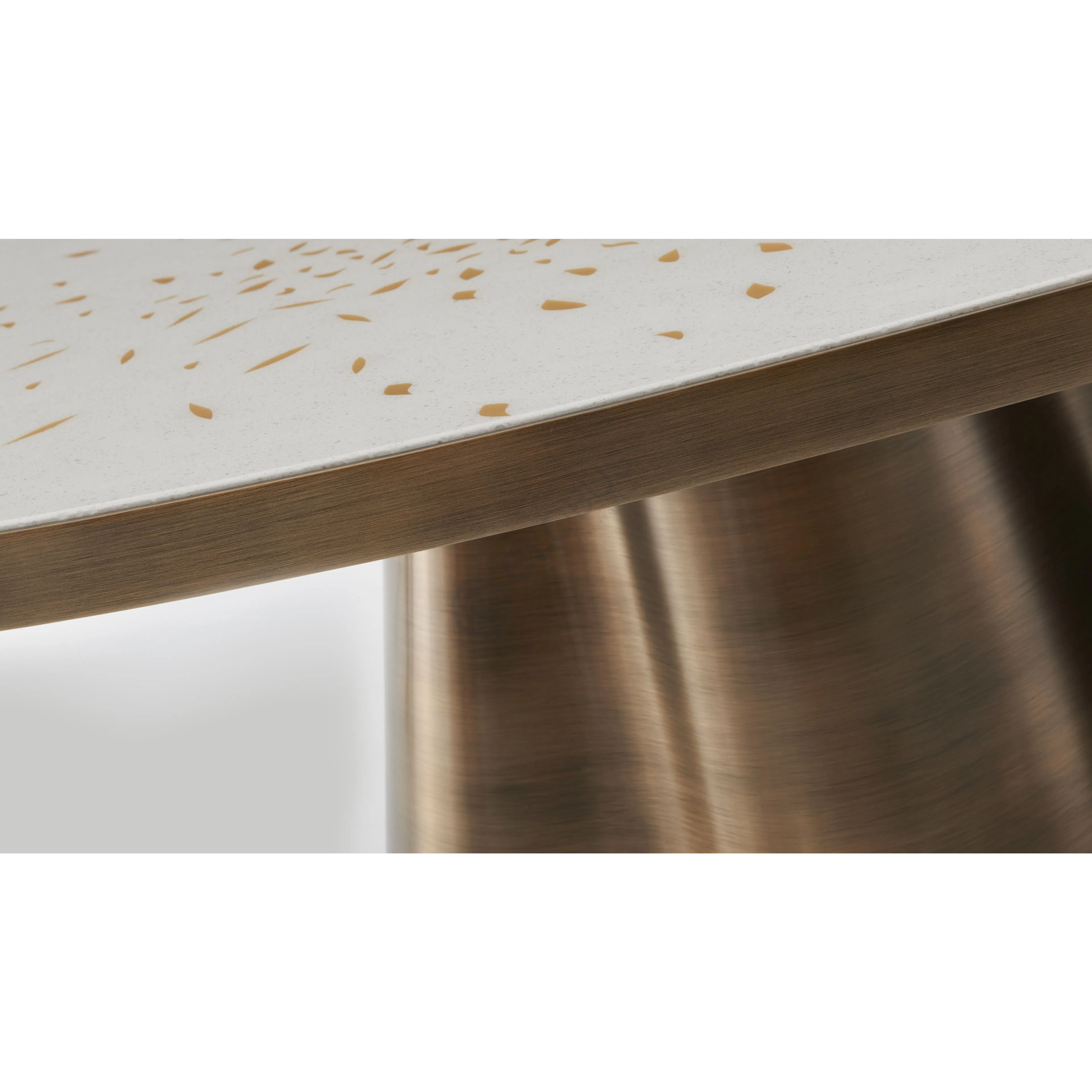 Обеденный стол Ovate