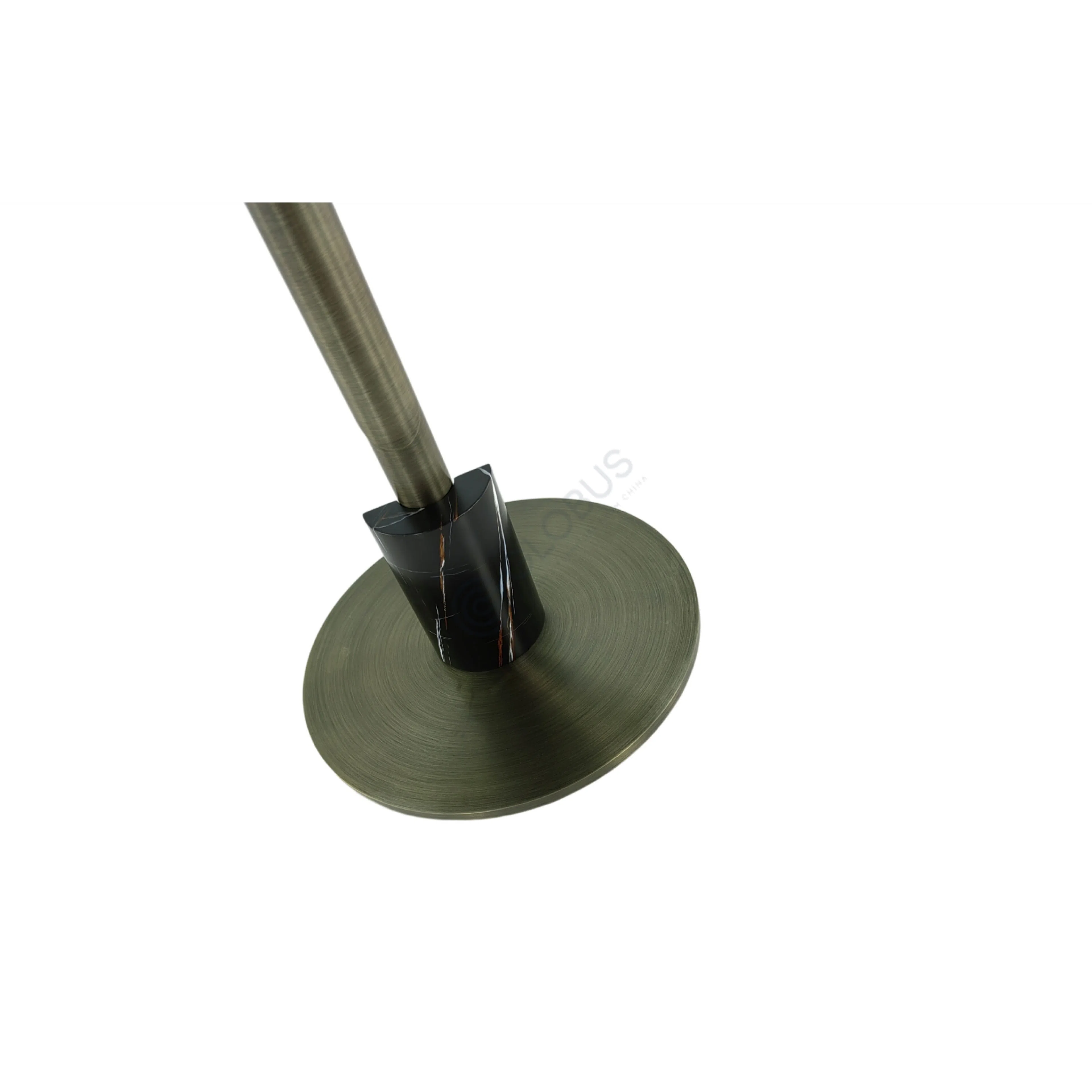 Угловой столик Quilidianus