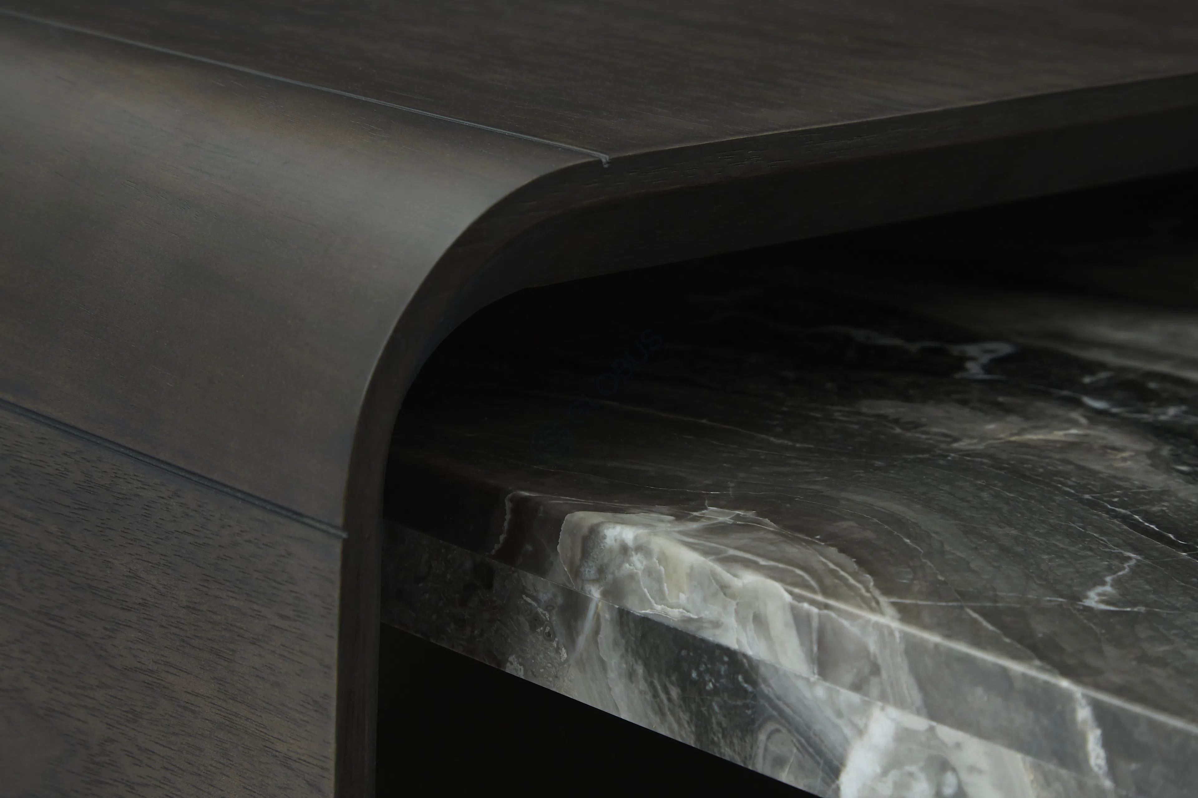 Угловой столик Ulissa