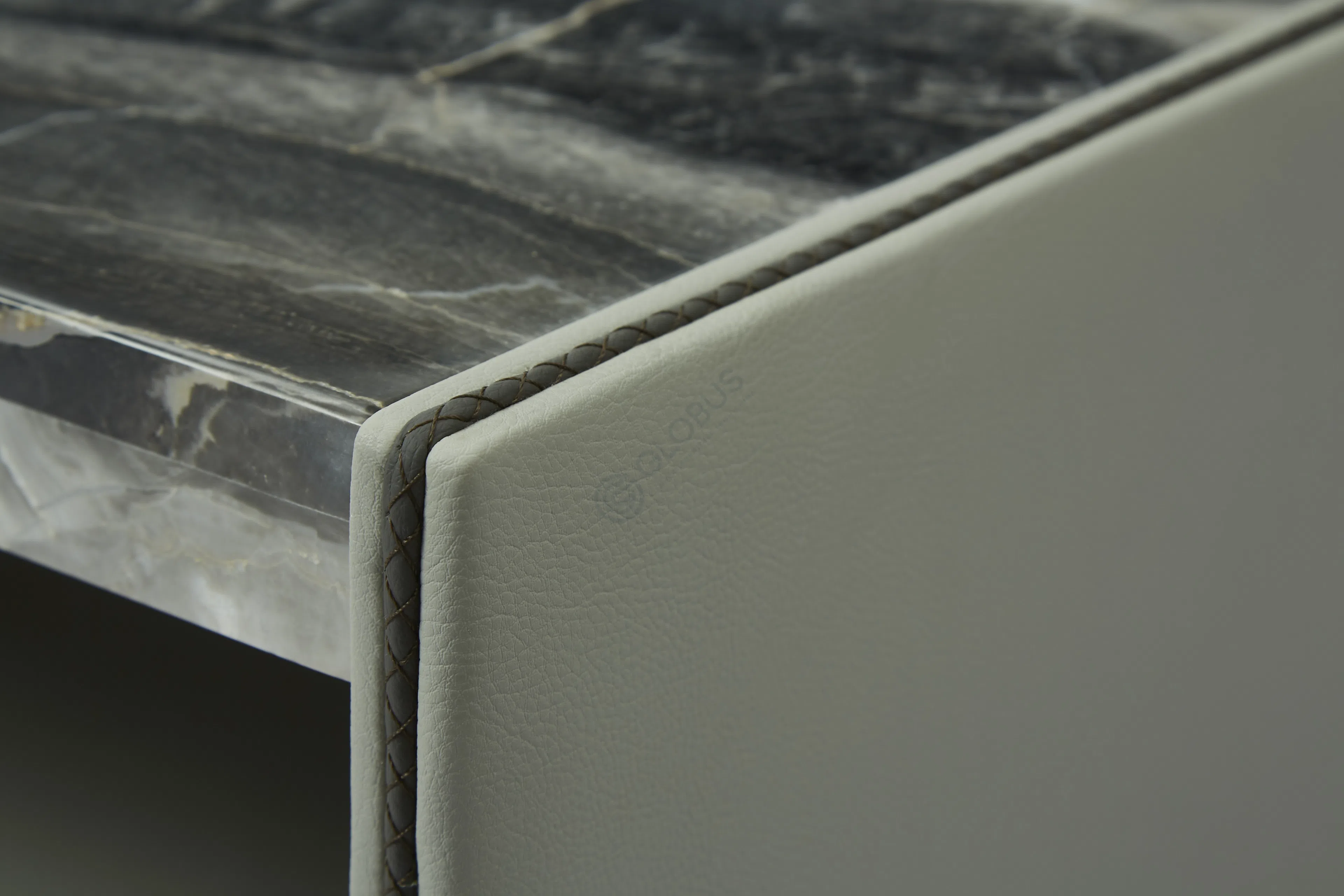 Журнальный столик Proculus